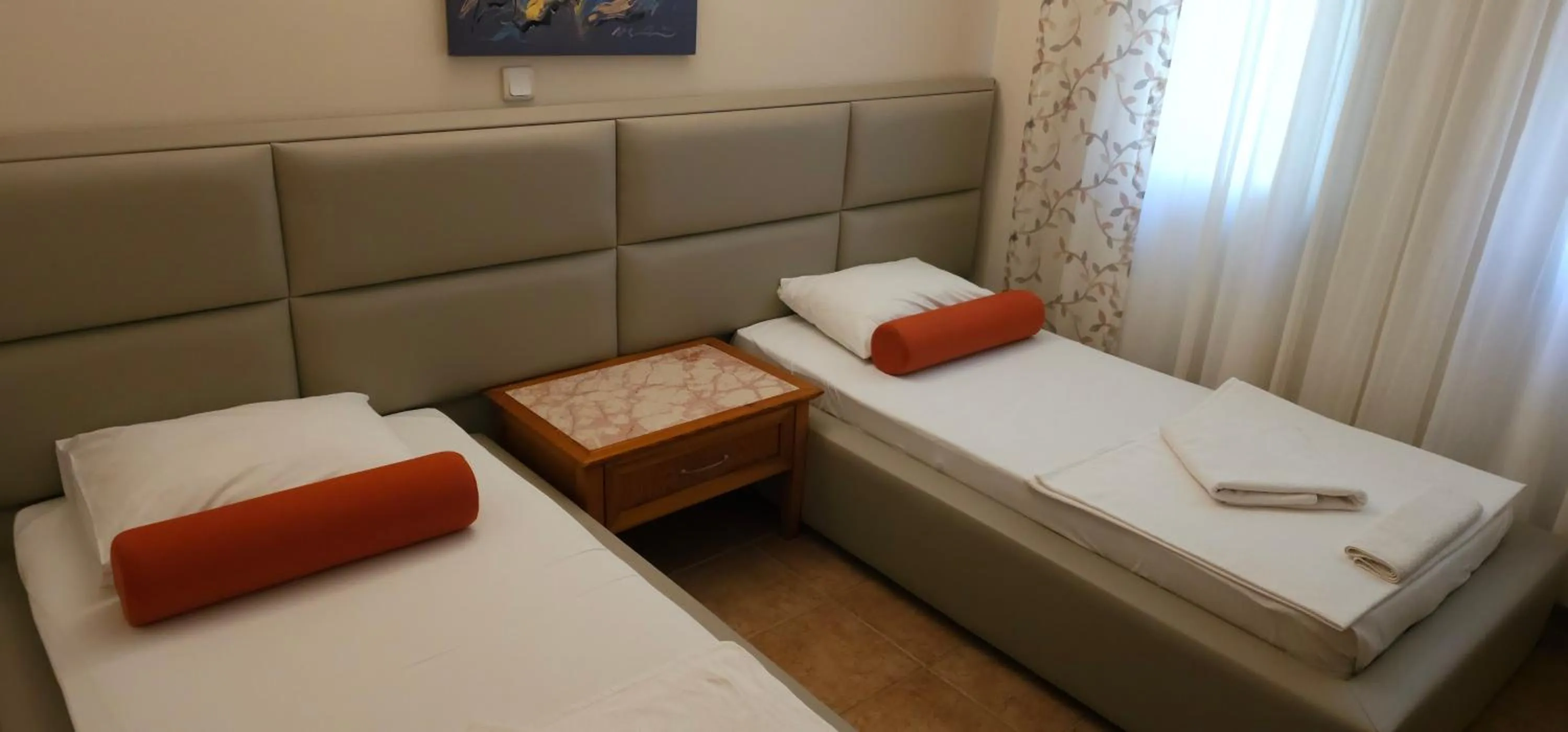 Bedroom, Bed in Ford Hotel