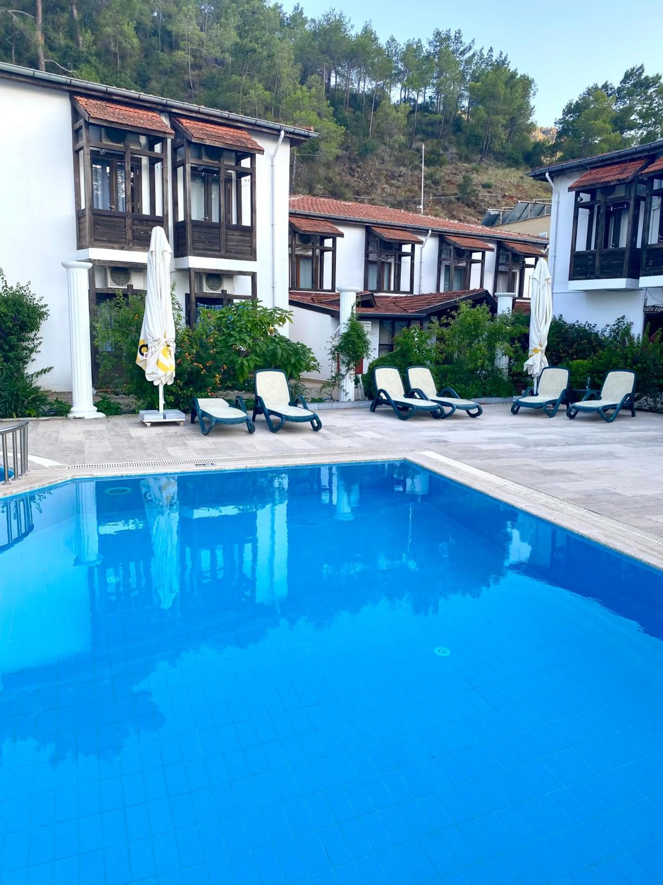 Swimming pool in Ford Hotel