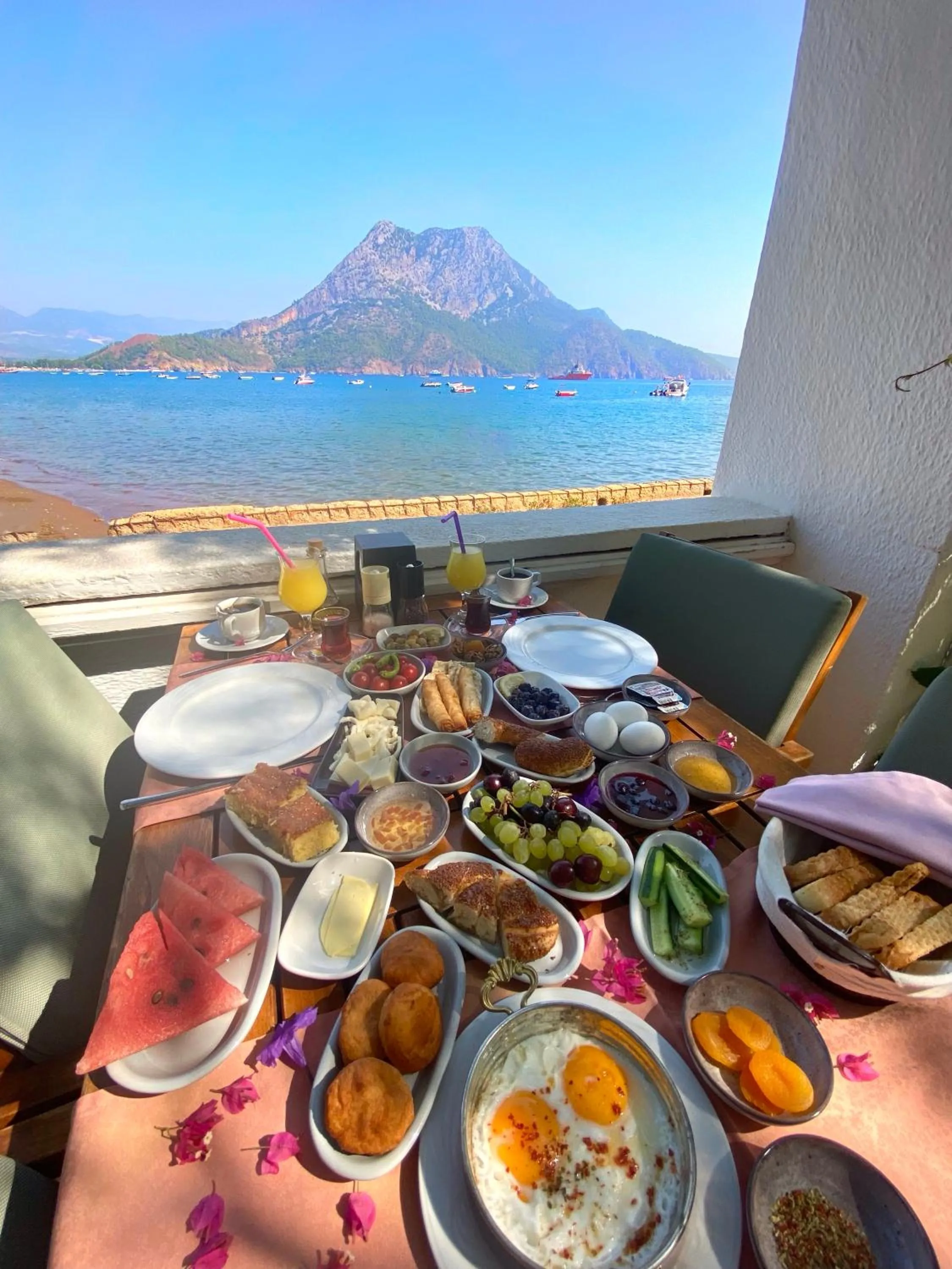 Breakfast in Ford Hotel