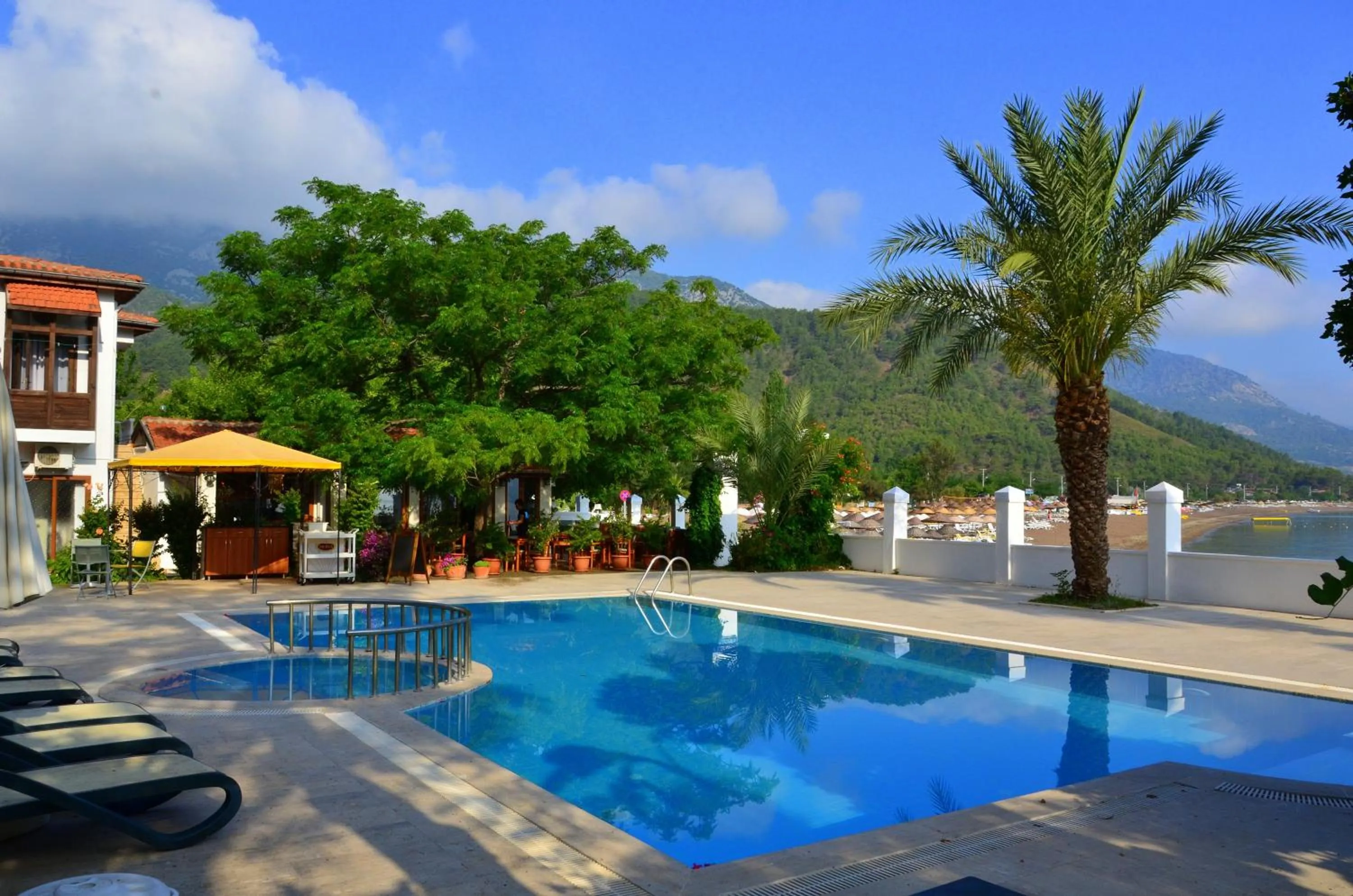 Swimming pool in Ford Hotel