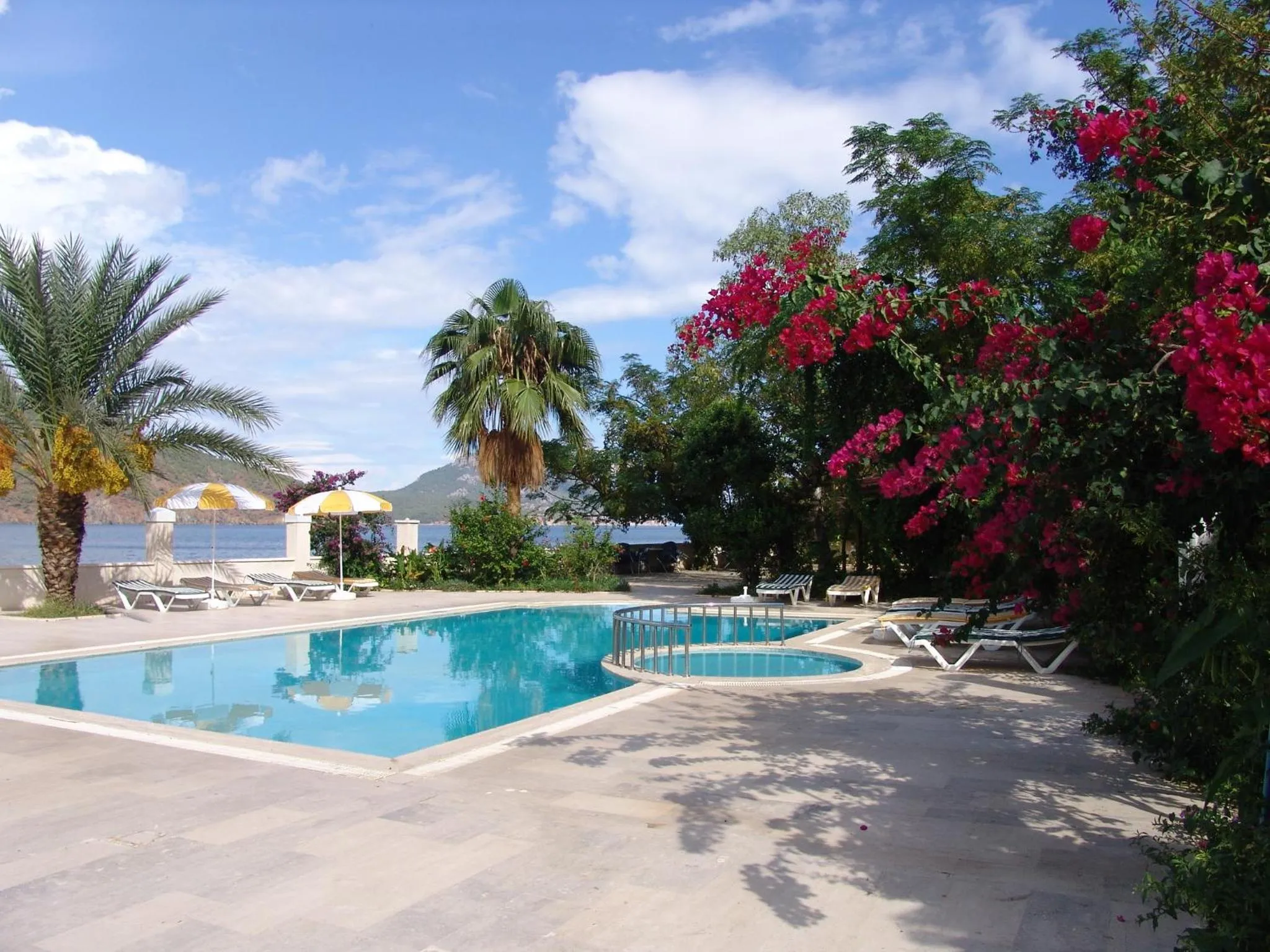 Garden in Ford Hotel