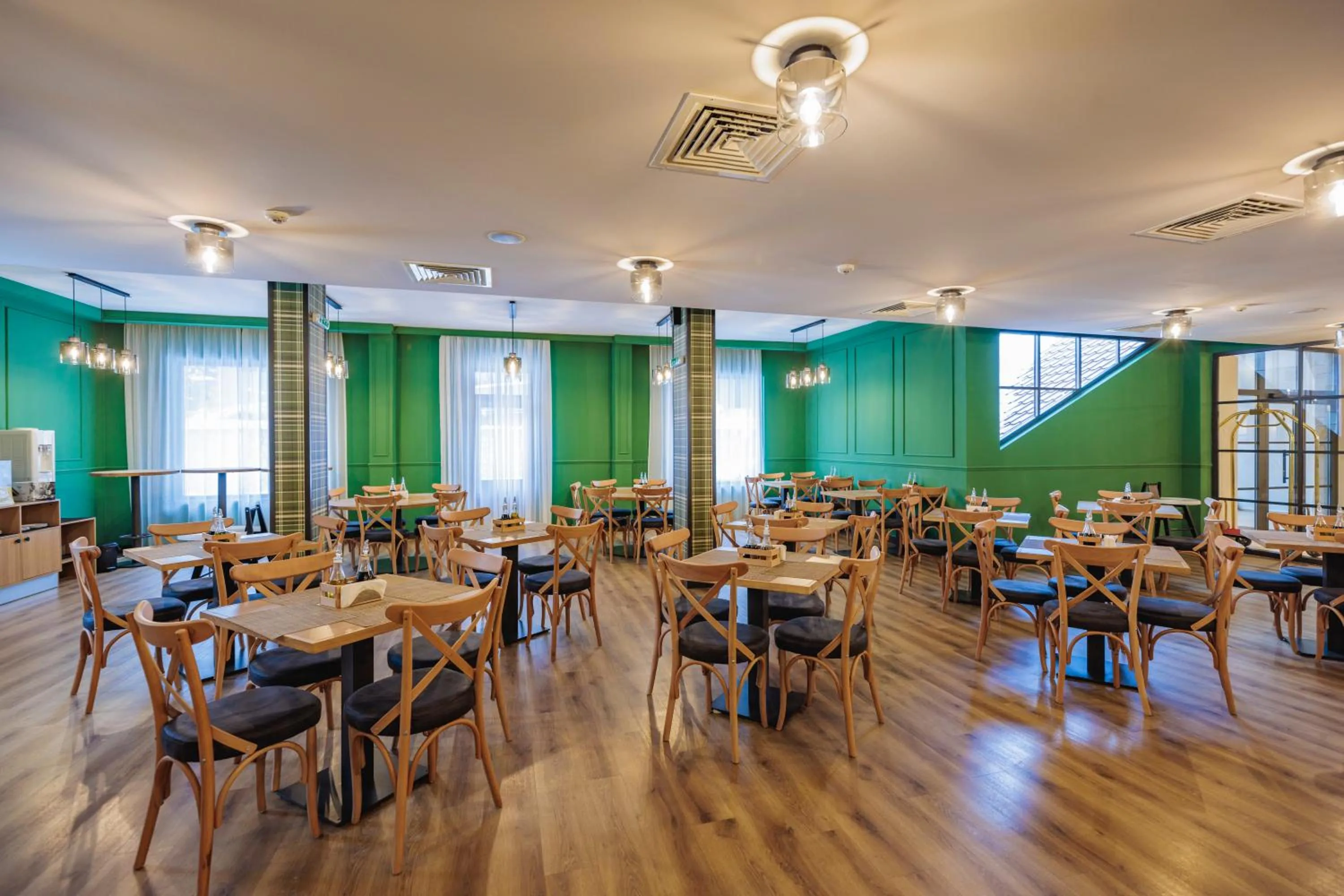 Restaurant/places to eat in Iglika Hotel & Villas Borovets