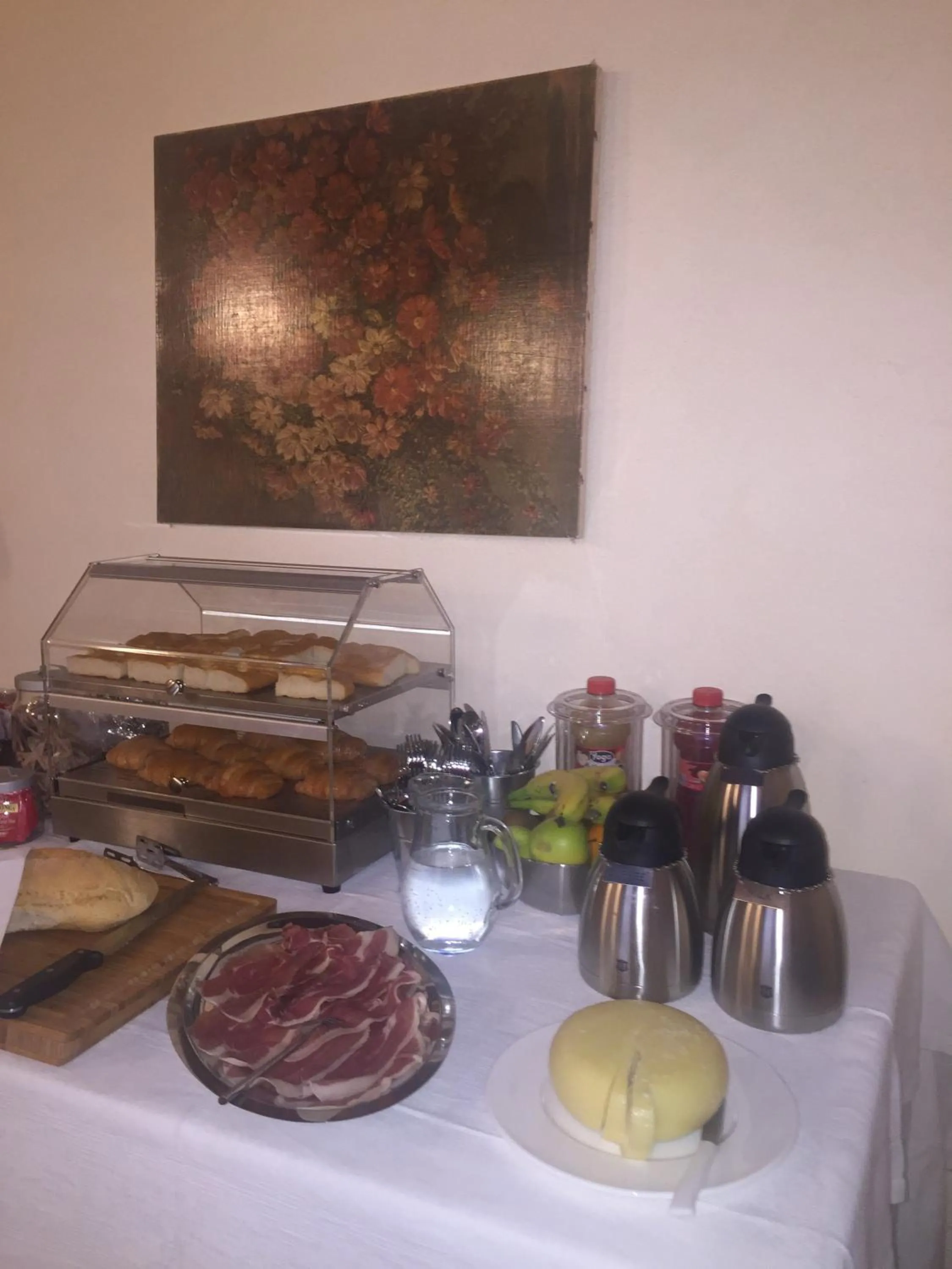 Buffet breakfast in Locanda Petrella