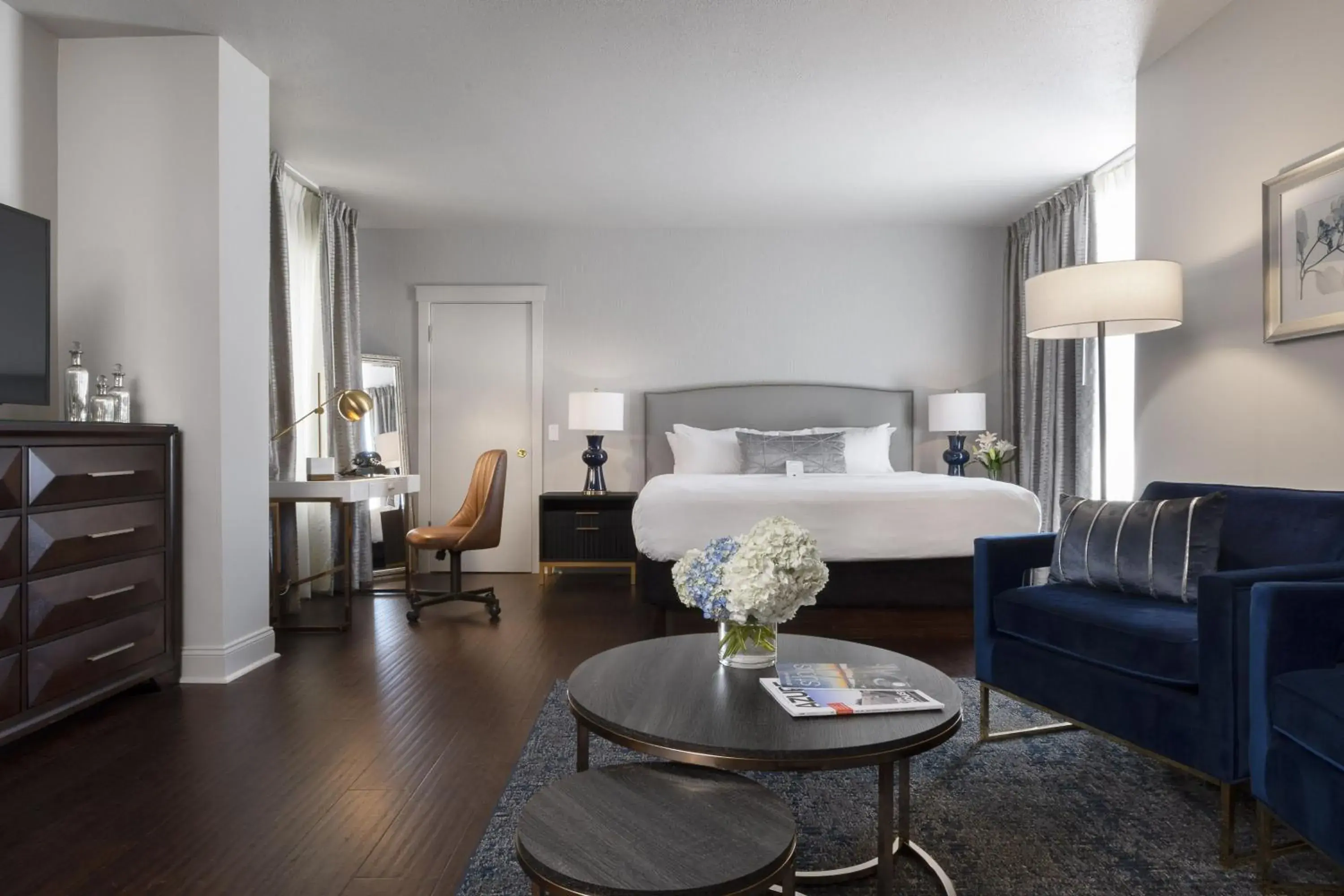 Photo of the whole room, Bed in Seven Gables Inn, St Louis West, a Tribute Portfolio Hotel Photo of the whole room, Bed in Seven Gables Inn, St Louis West, a Tribute Portfolio Hotel