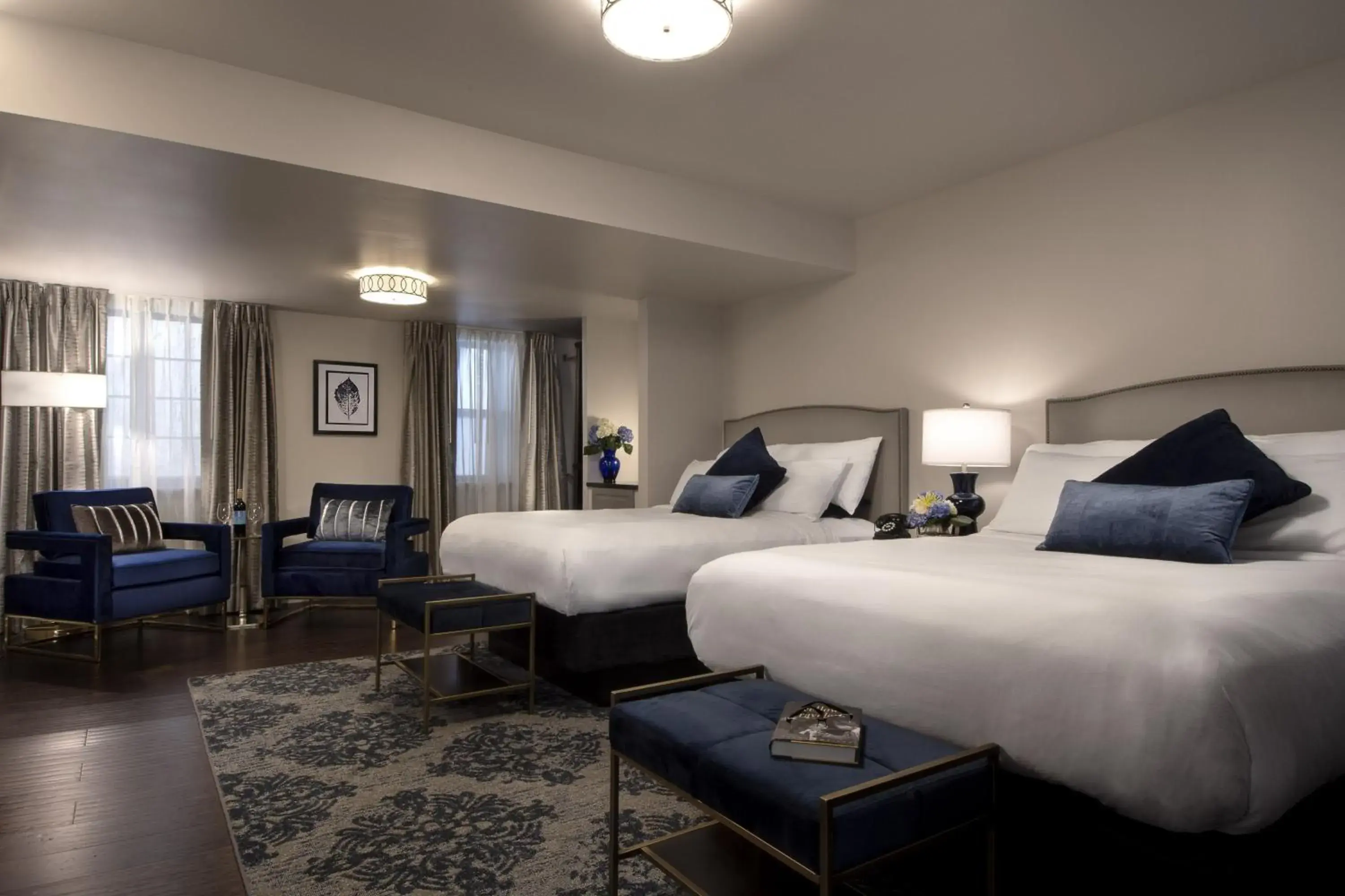 Photo of the whole room, Bed in Seven Gables Inn, St Louis West, a Tribute Portfolio Hotel Photo of the whole room, Bed in Seven Gables Inn, St Louis West, a Tribute Portfolio Hotel