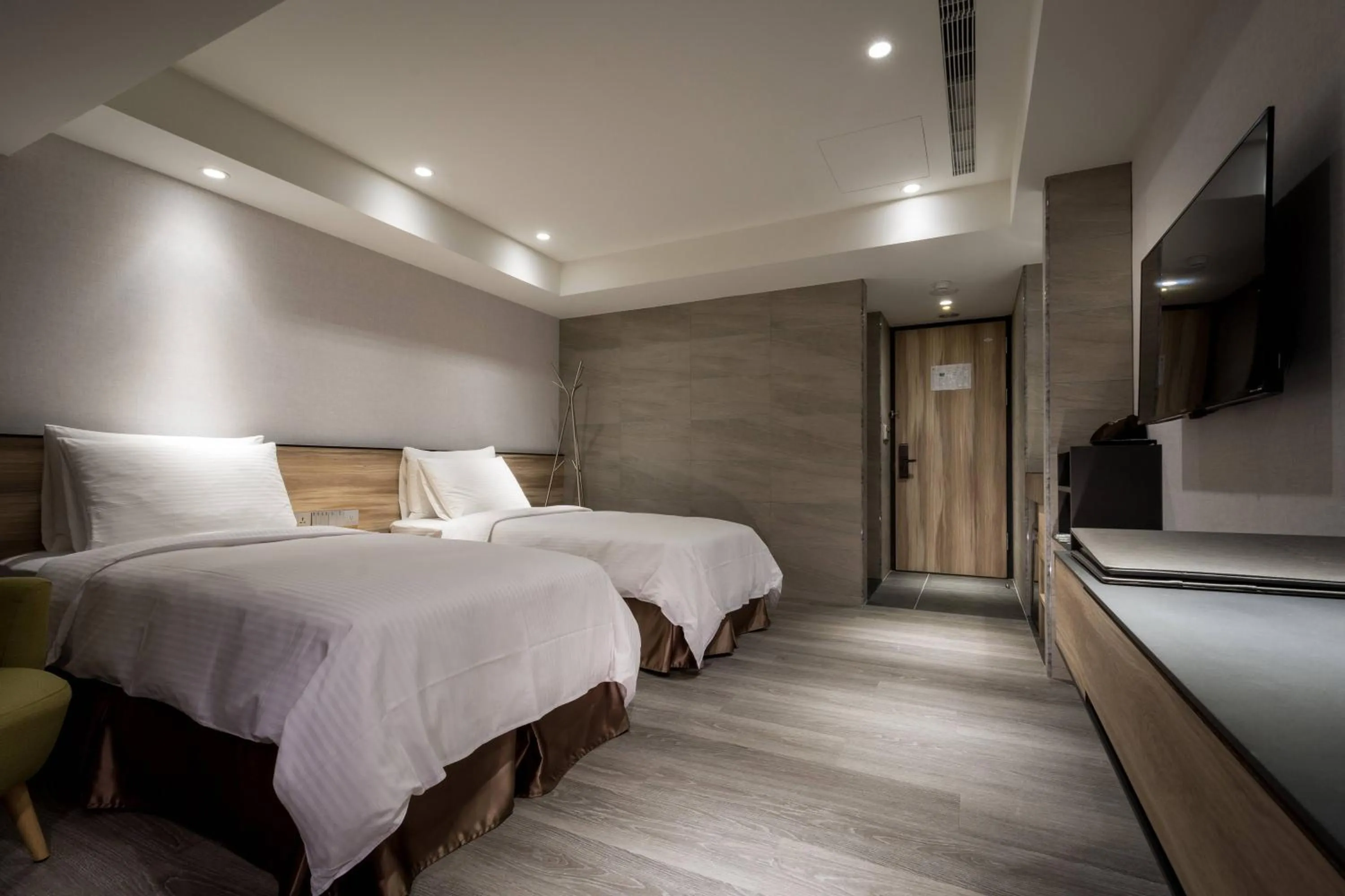 Photo of the whole room, Bed in D D Hotel