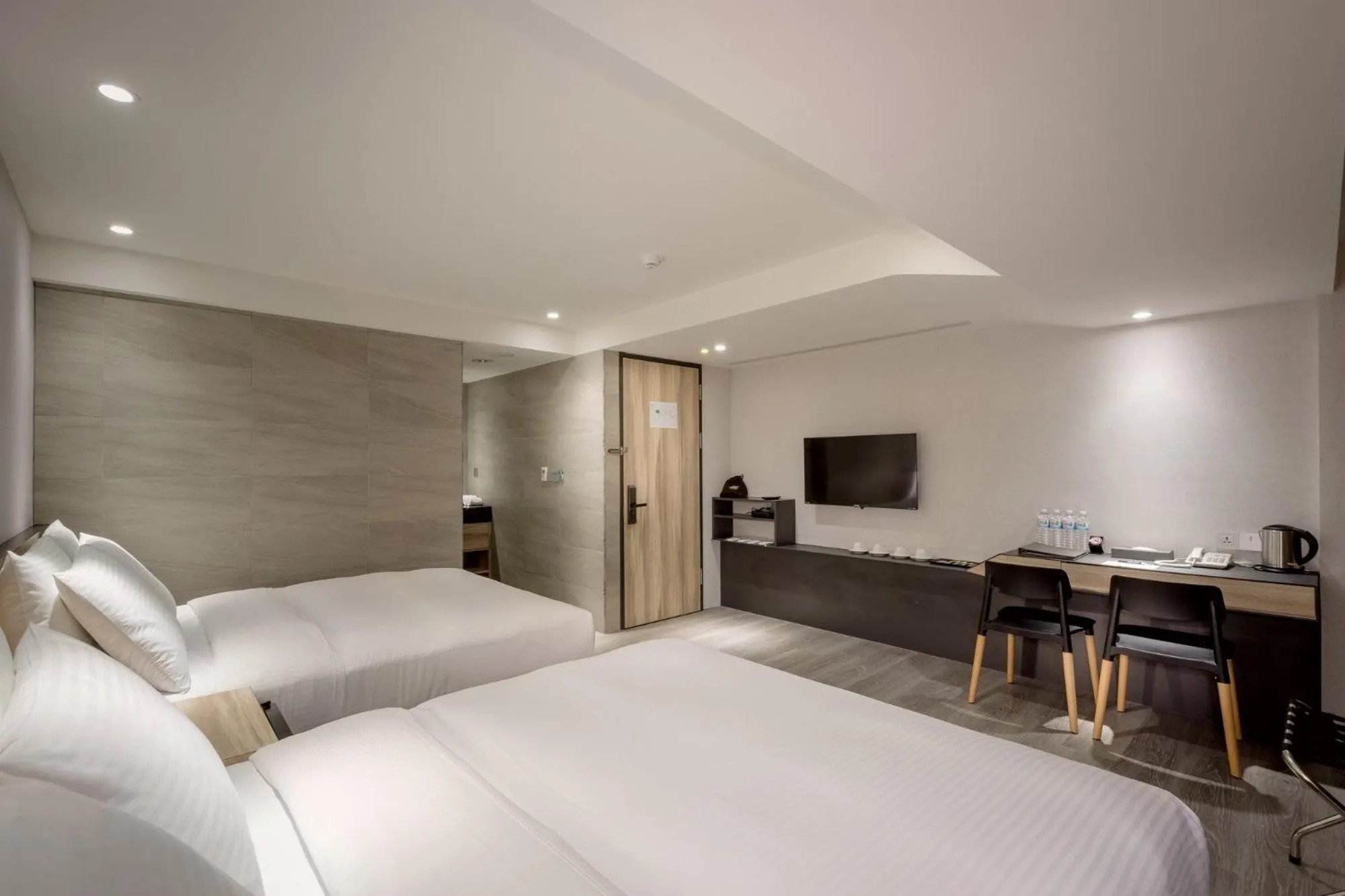 Photo of the whole room, Bed in D D Hotel