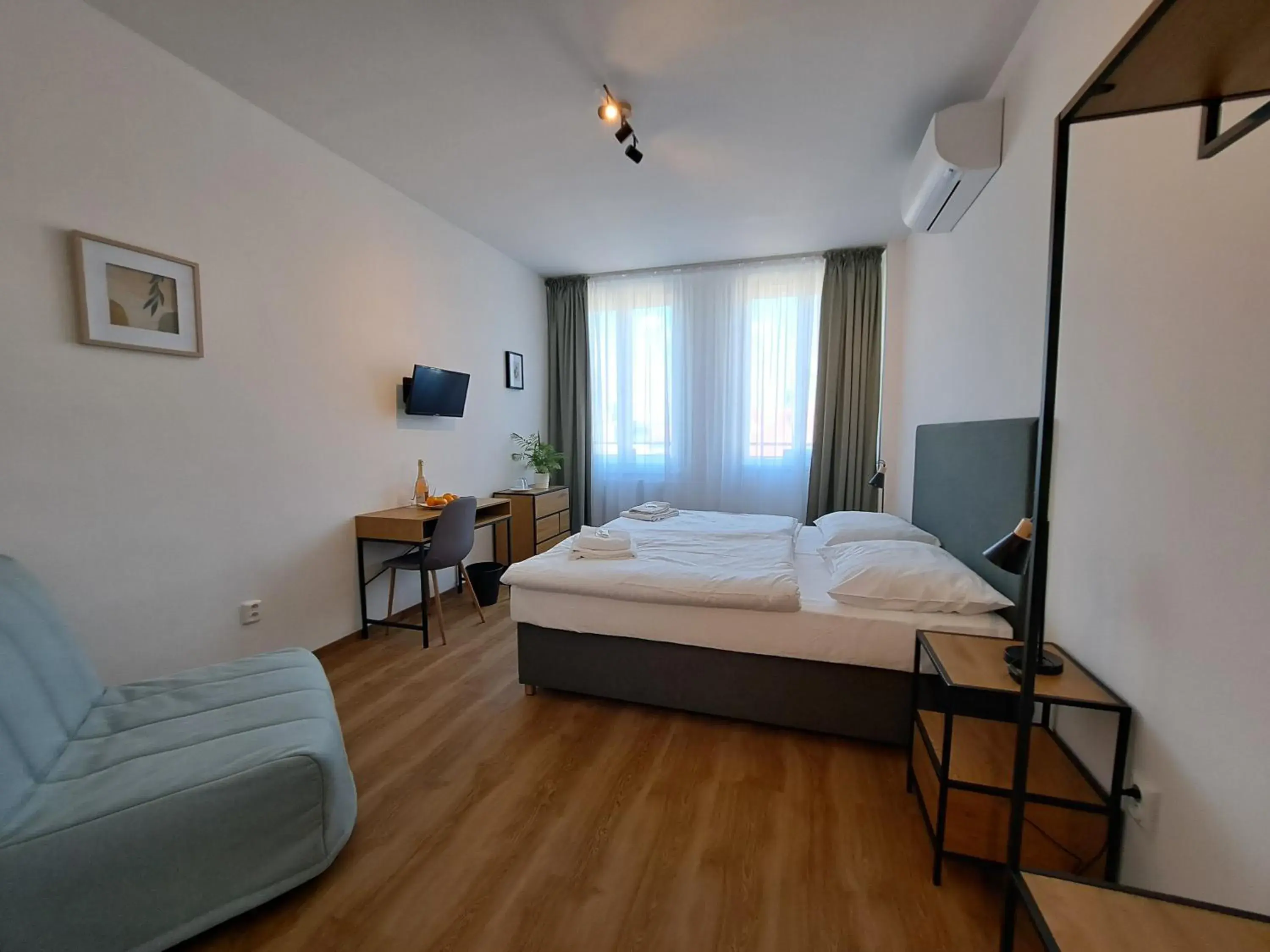 Comfort Double Room with Extra Bed in Hotel Legie Comfort Double Room with Extra Bed in Hotel Legie