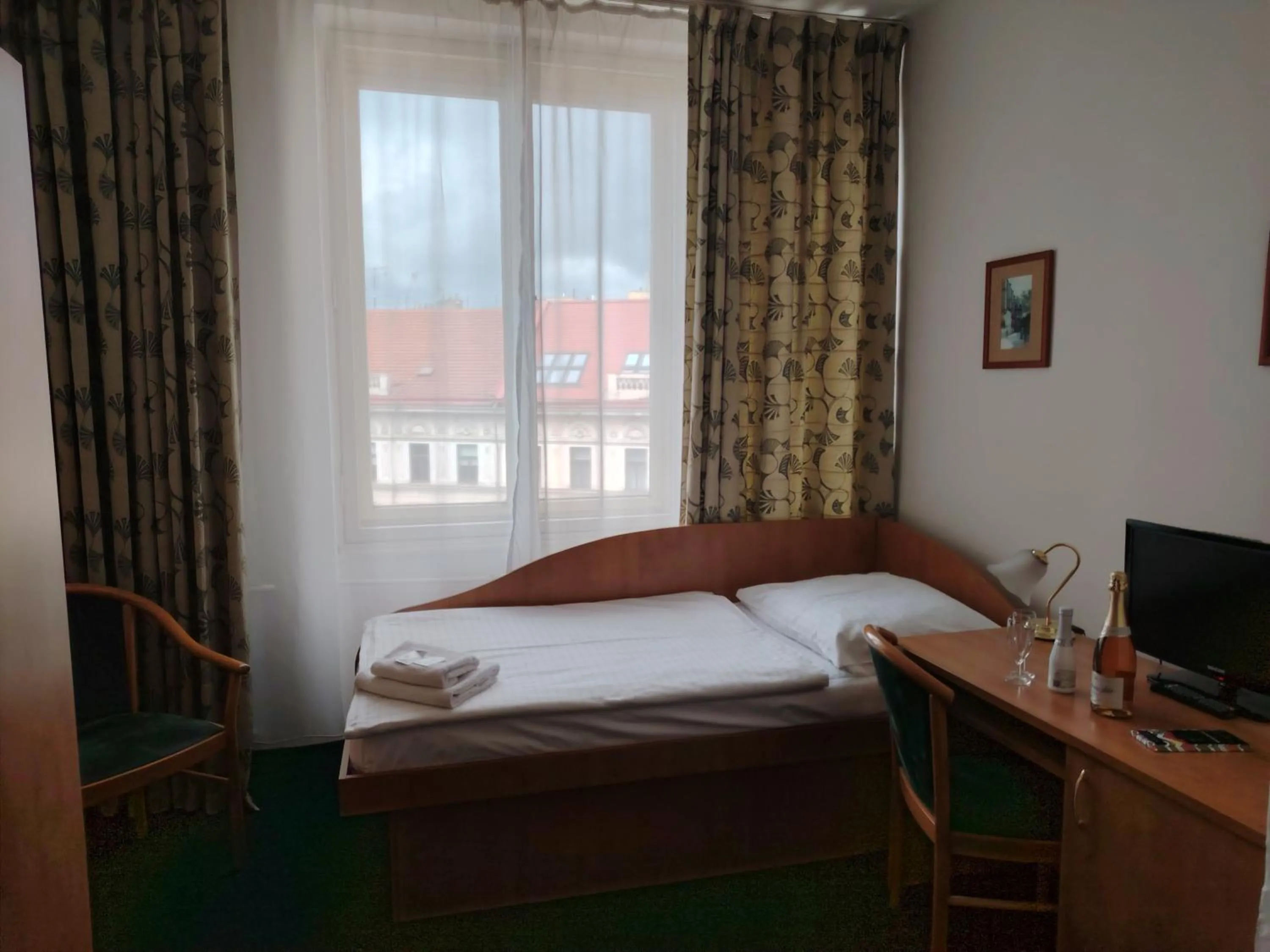 Photo of the whole room, Bed in Hotel Legie