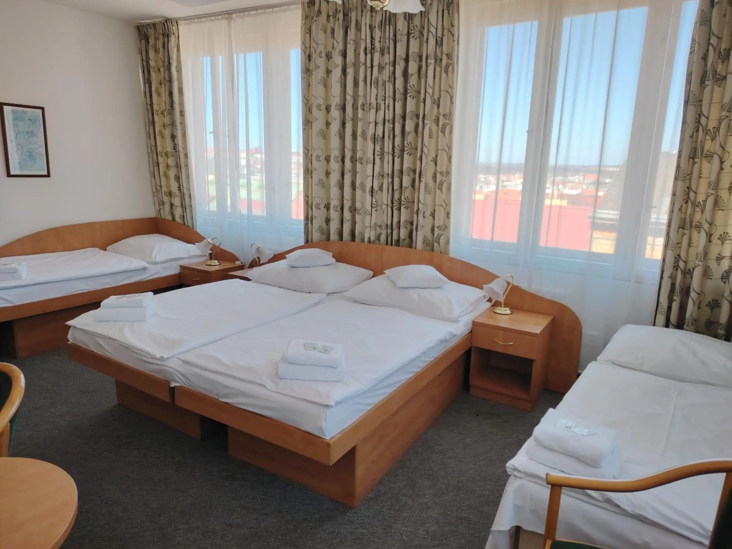 Triple Room with Sofa Bed in Hotel Legie Triple Room with Sofa Bed in Hotel Legie