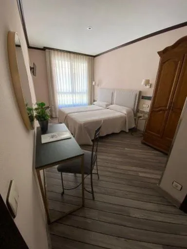 Photo of the whole room, Bed in Hotel Los Molinos