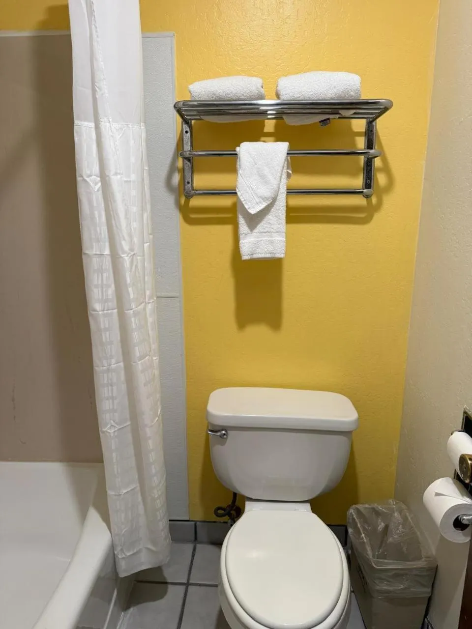 Bathroom in Hollister Inn