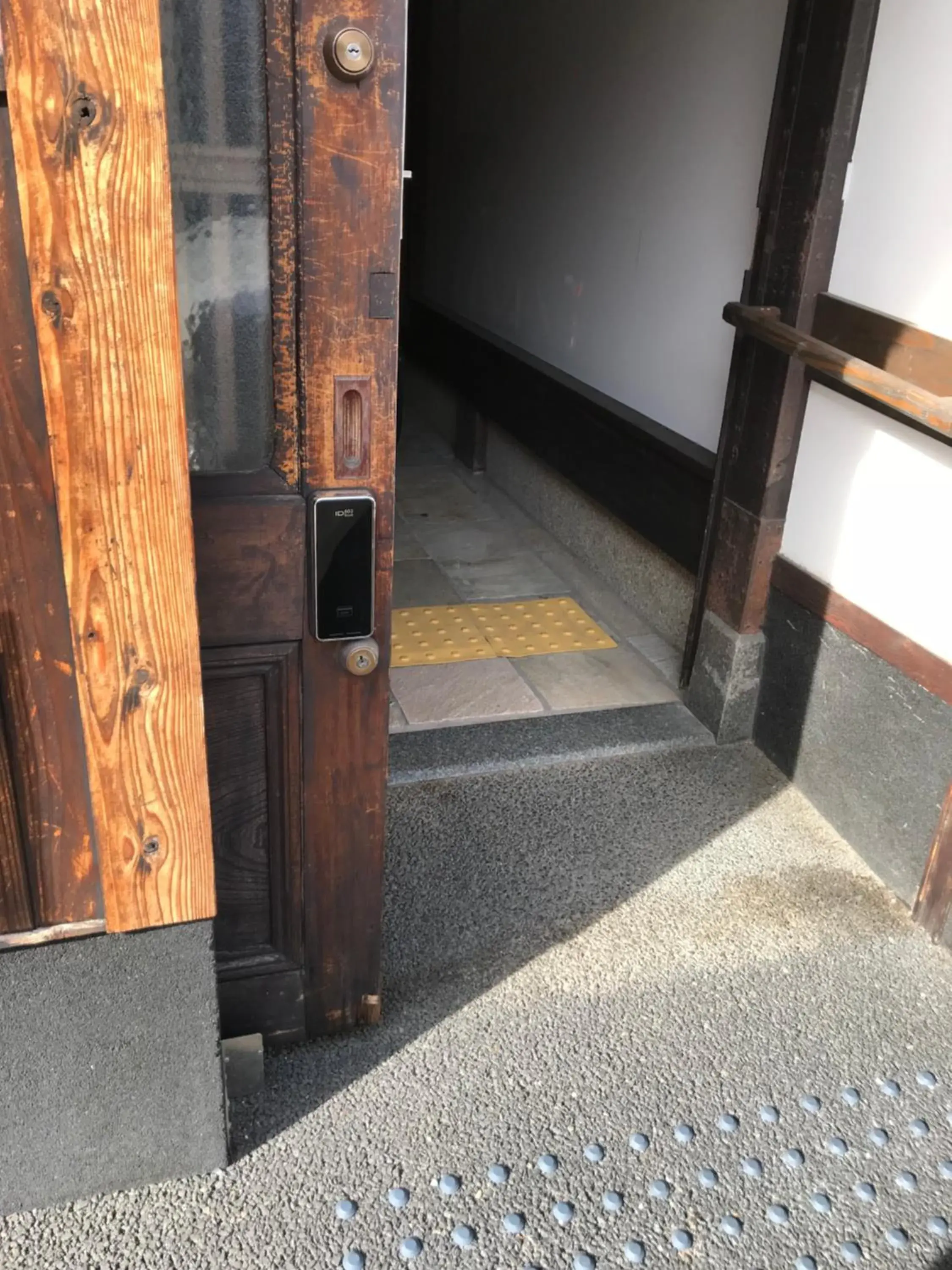 Facade/entrance in ShikiShiki Shinra Facade/entrance in ShikiShiki Shinra