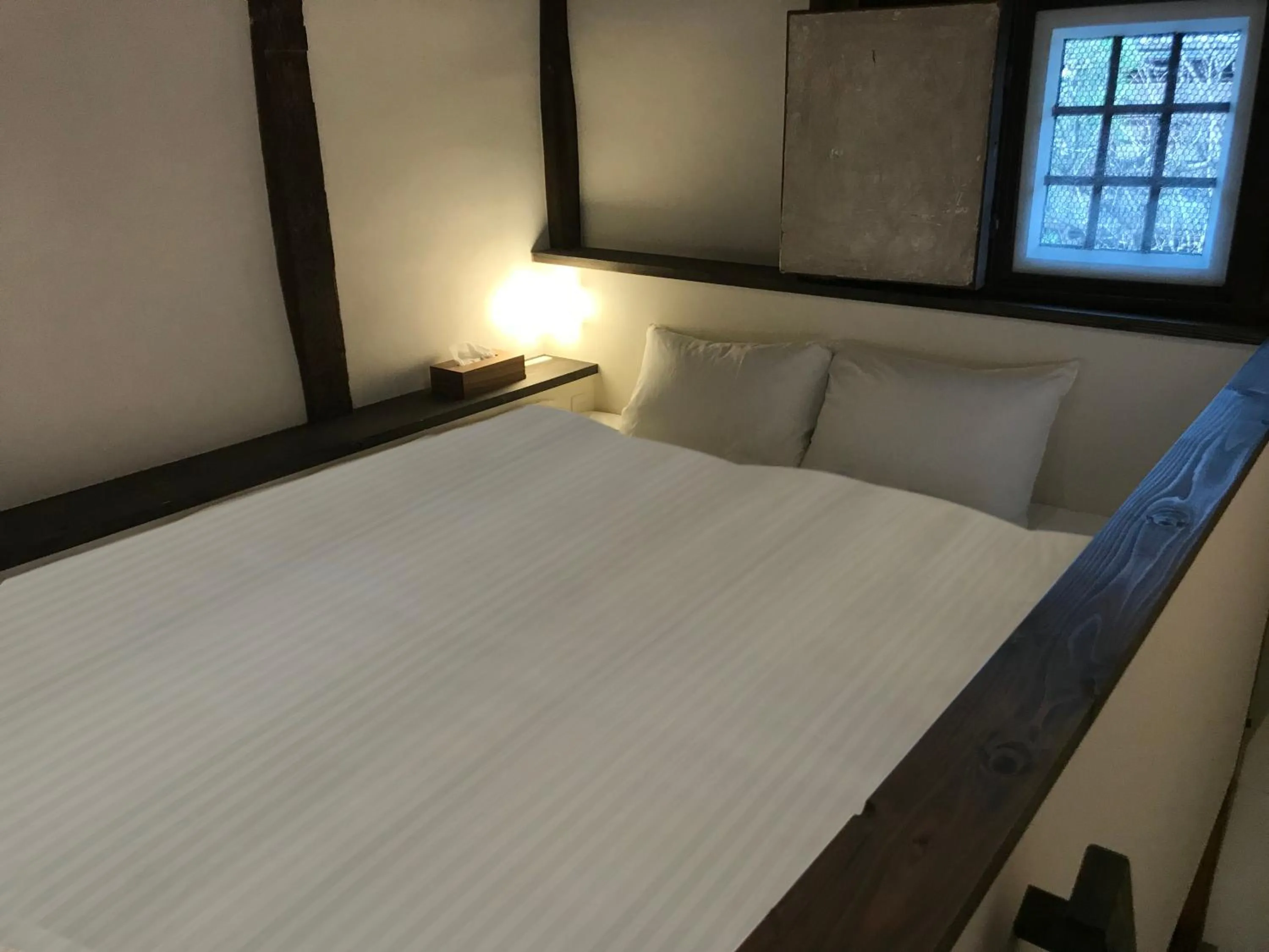 Bed in ShikiShiki Shinra