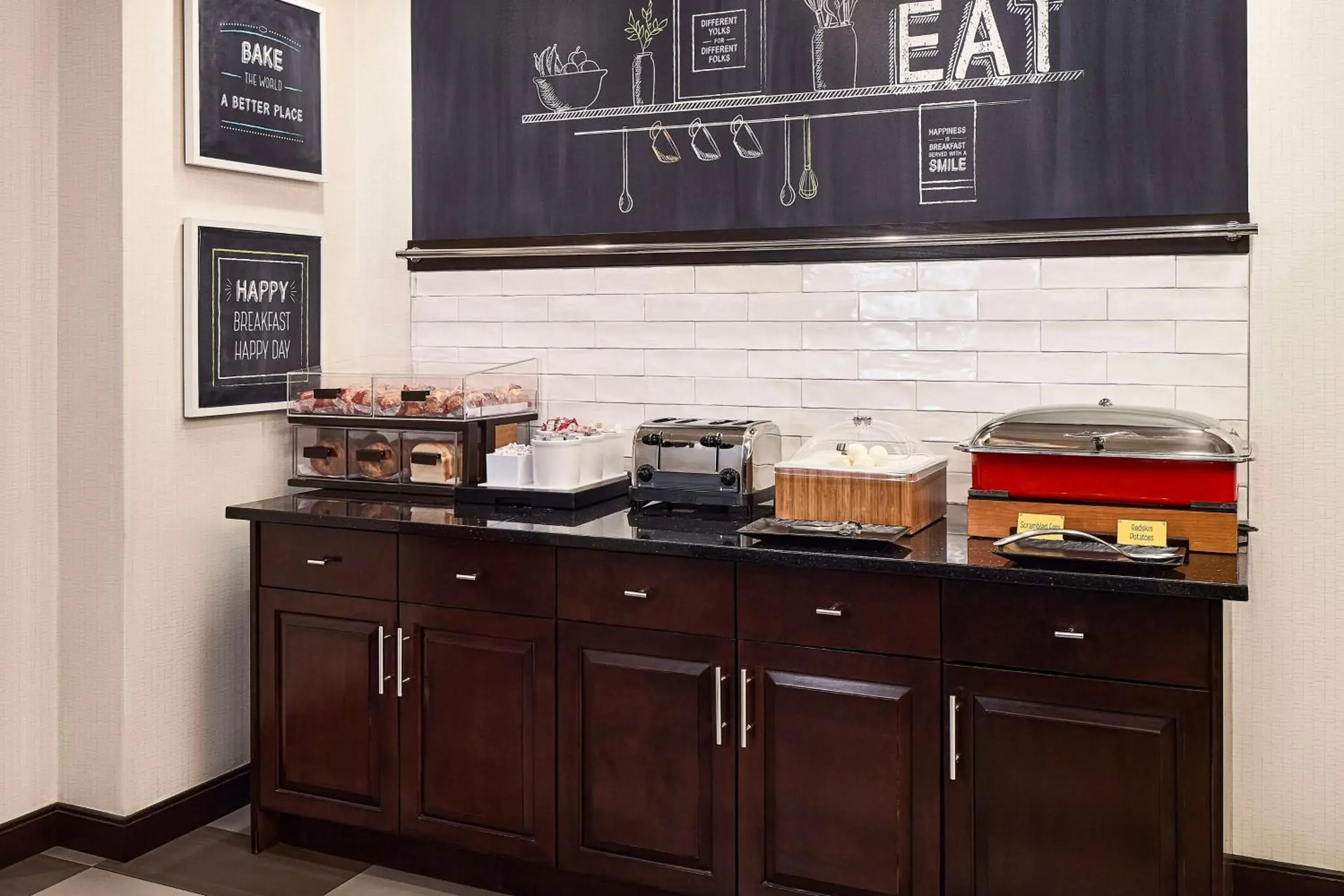 Breakfast in Hampton Inn & Suites Hershey Near the Park Breakfast in Hampton Inn & Suites Hershey Near the Park