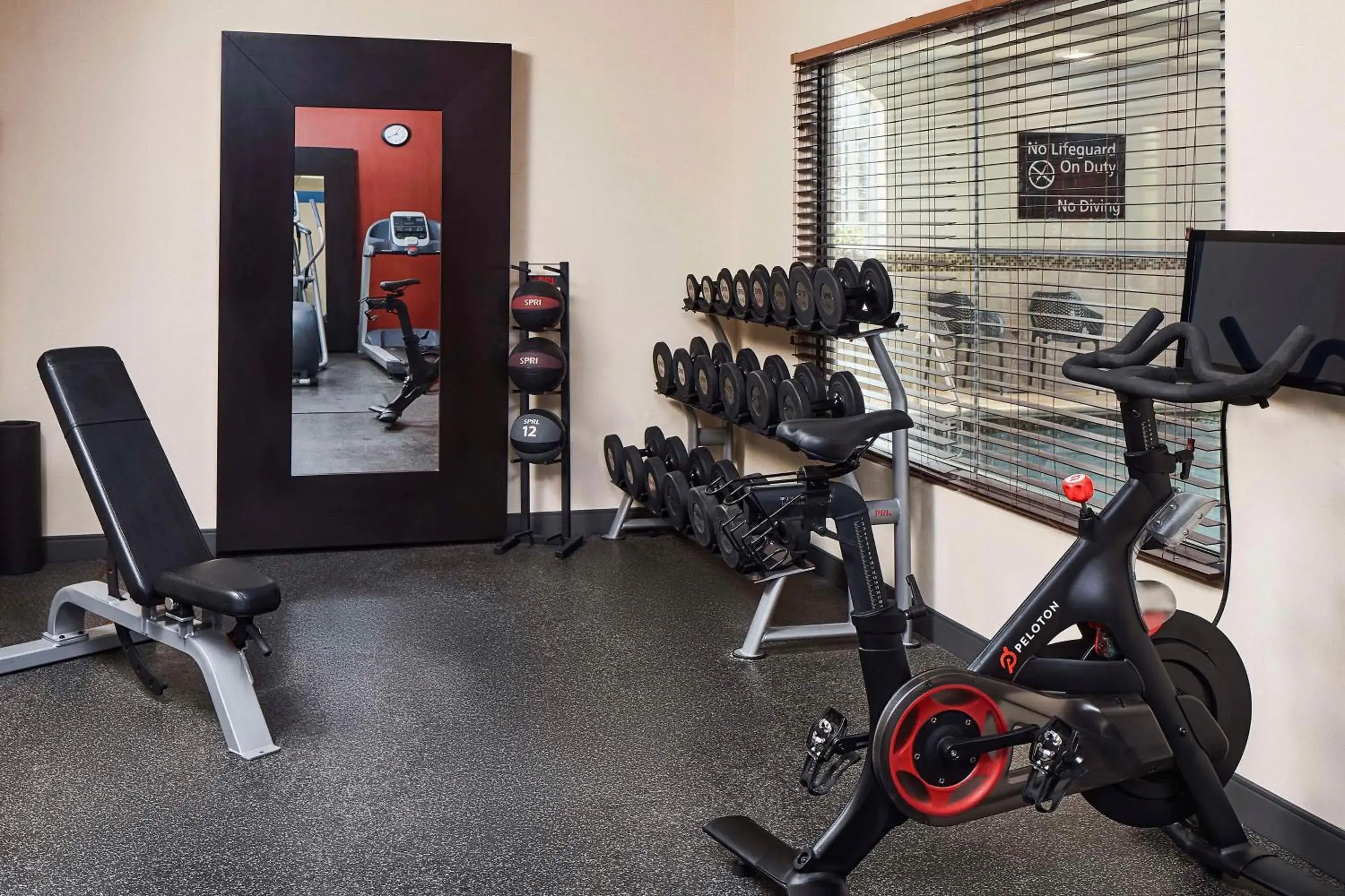 Fitness centre/facilities in Hampton Inn & Suites Hershey Near the Park Fitness centre/facilities in Hampton Inn & Suites Hershey Near the Park