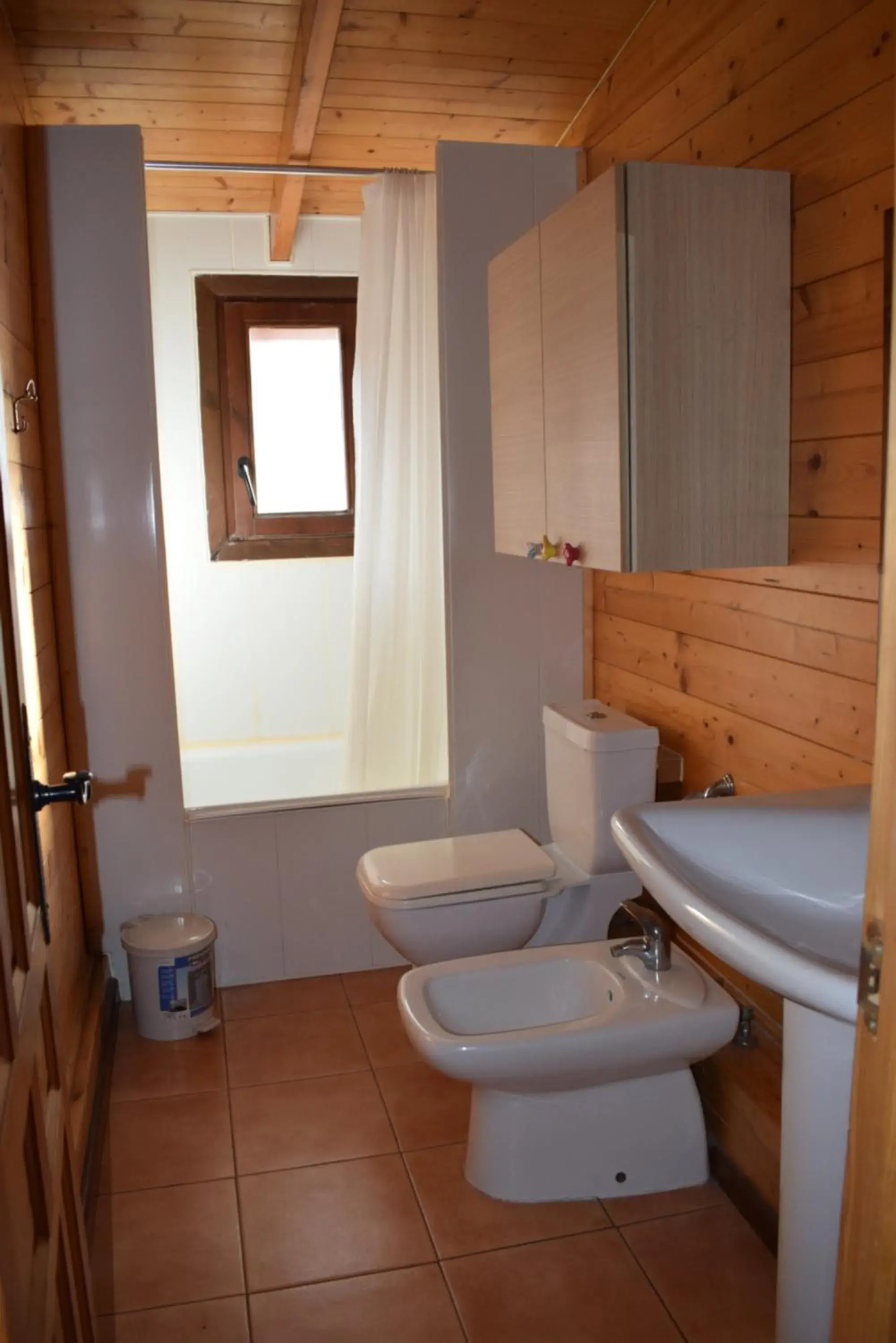 Bathroom in Bungalows Park Albufera Bathroom in Bungalows Park Albufera