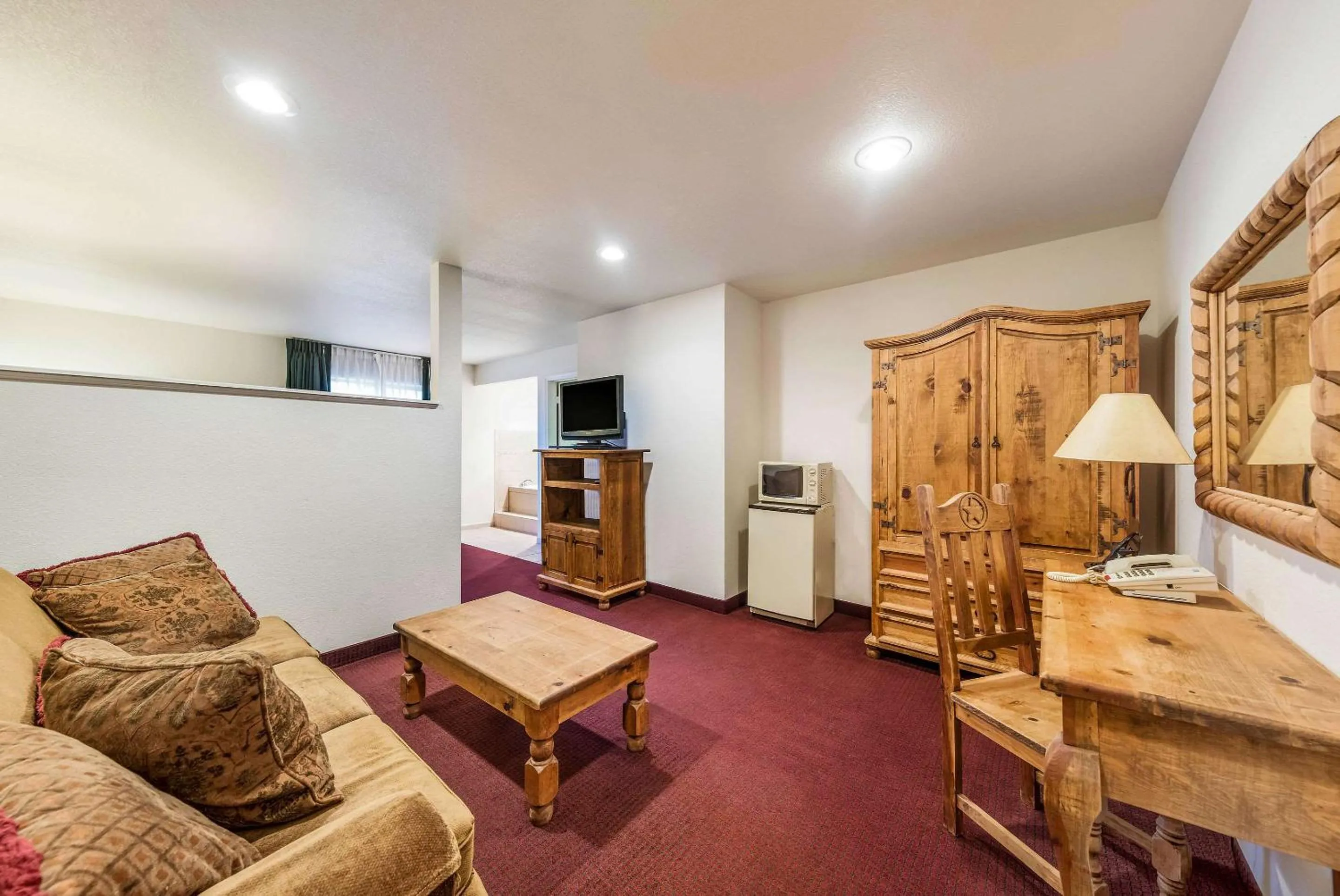 Bedroom in Rodeway Inn Decatur
