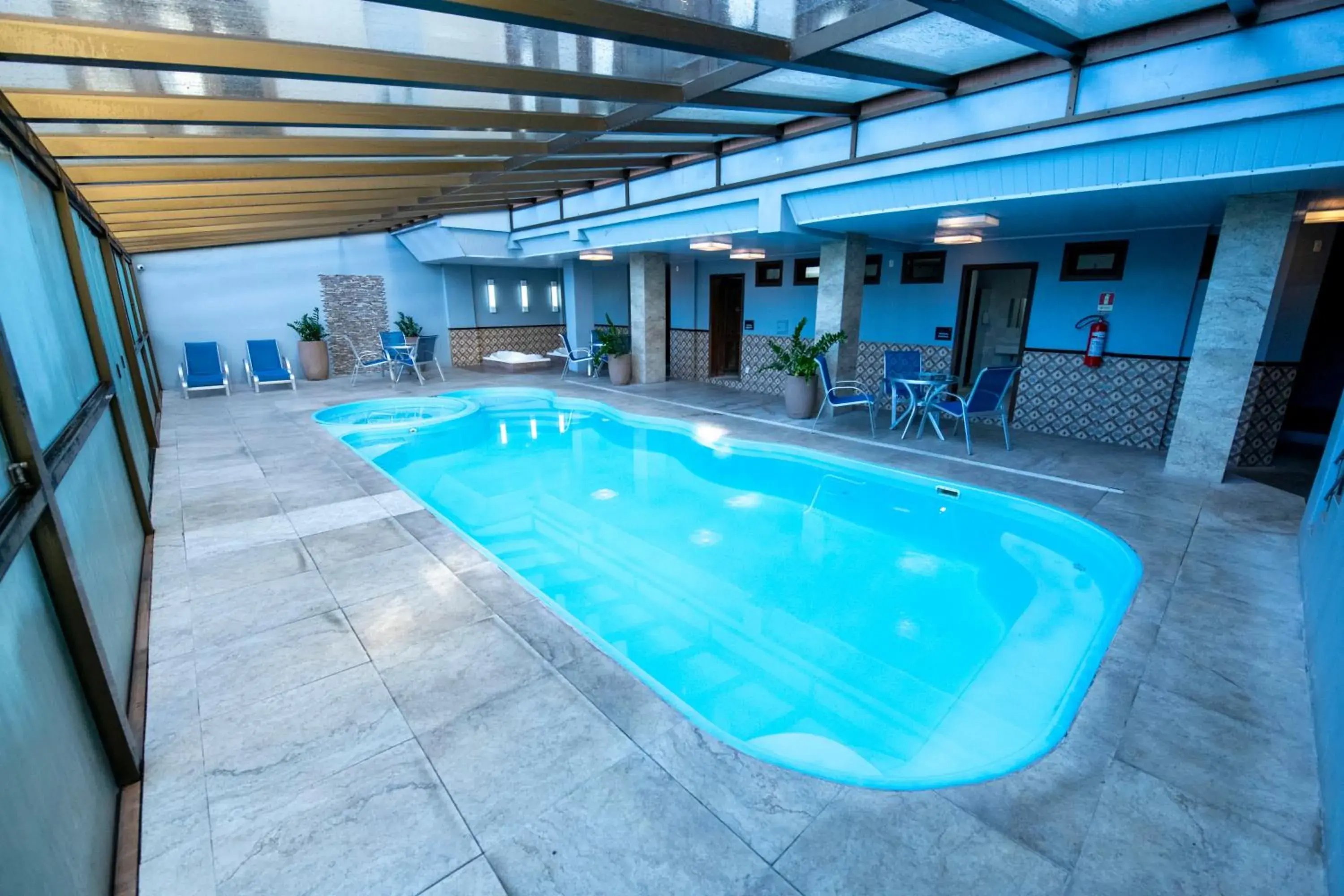 Swimming pool in Hotel Serra Nevada Swimming pool in Hotel Serra Nevada