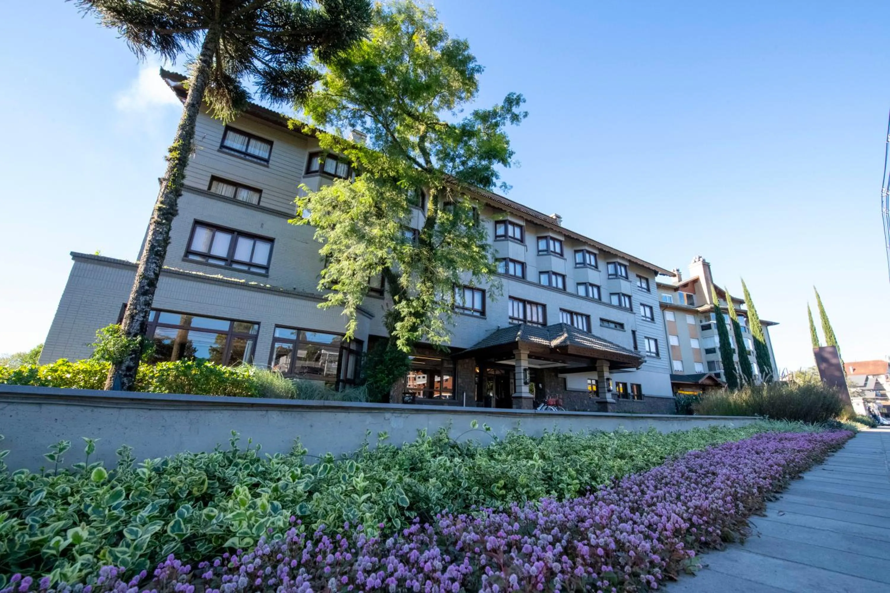 Property building in Hotel Serra Nevada