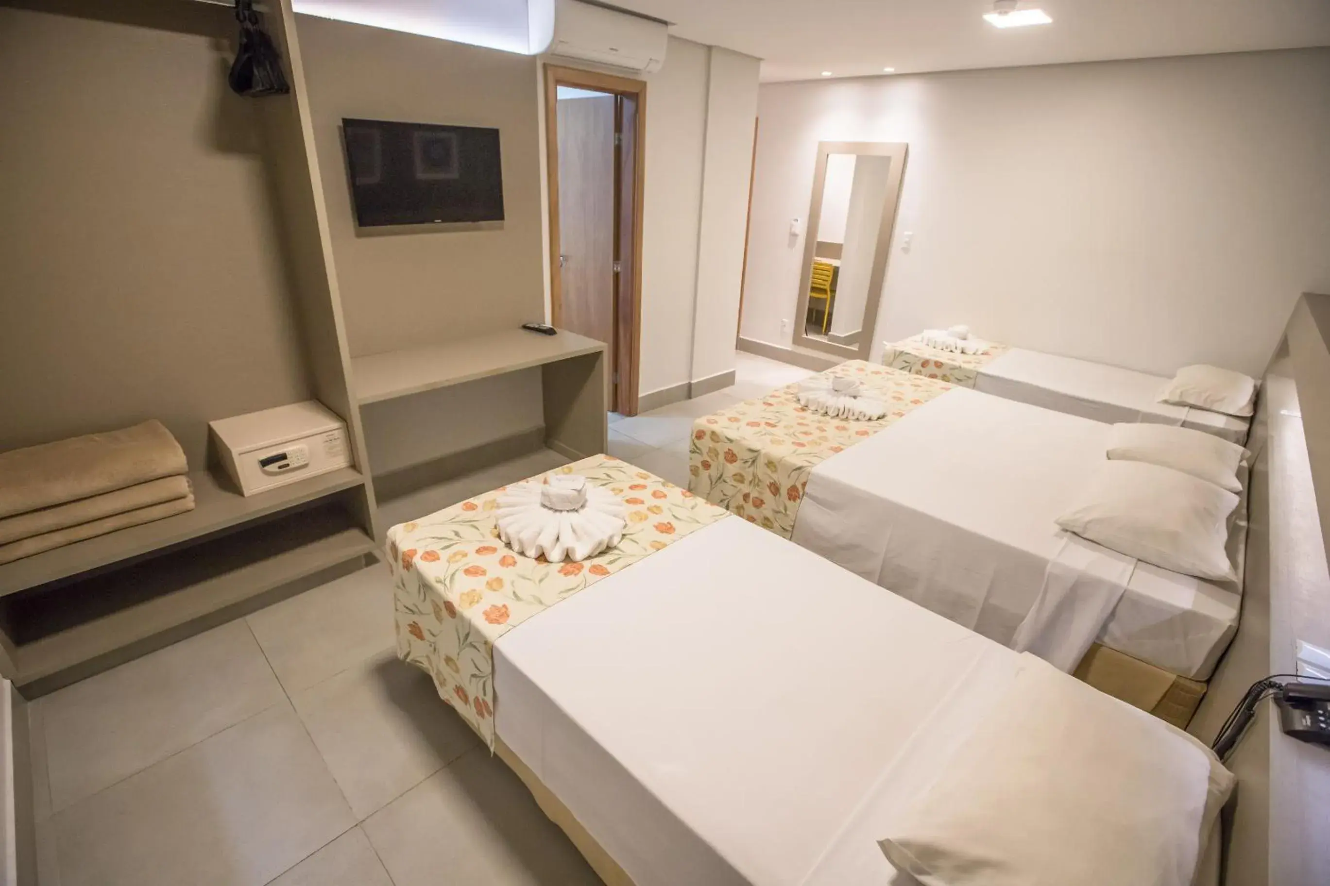 Quadruple Room in Hotel Morada do Sol Quadruple Room in Hotel Morada do Sol