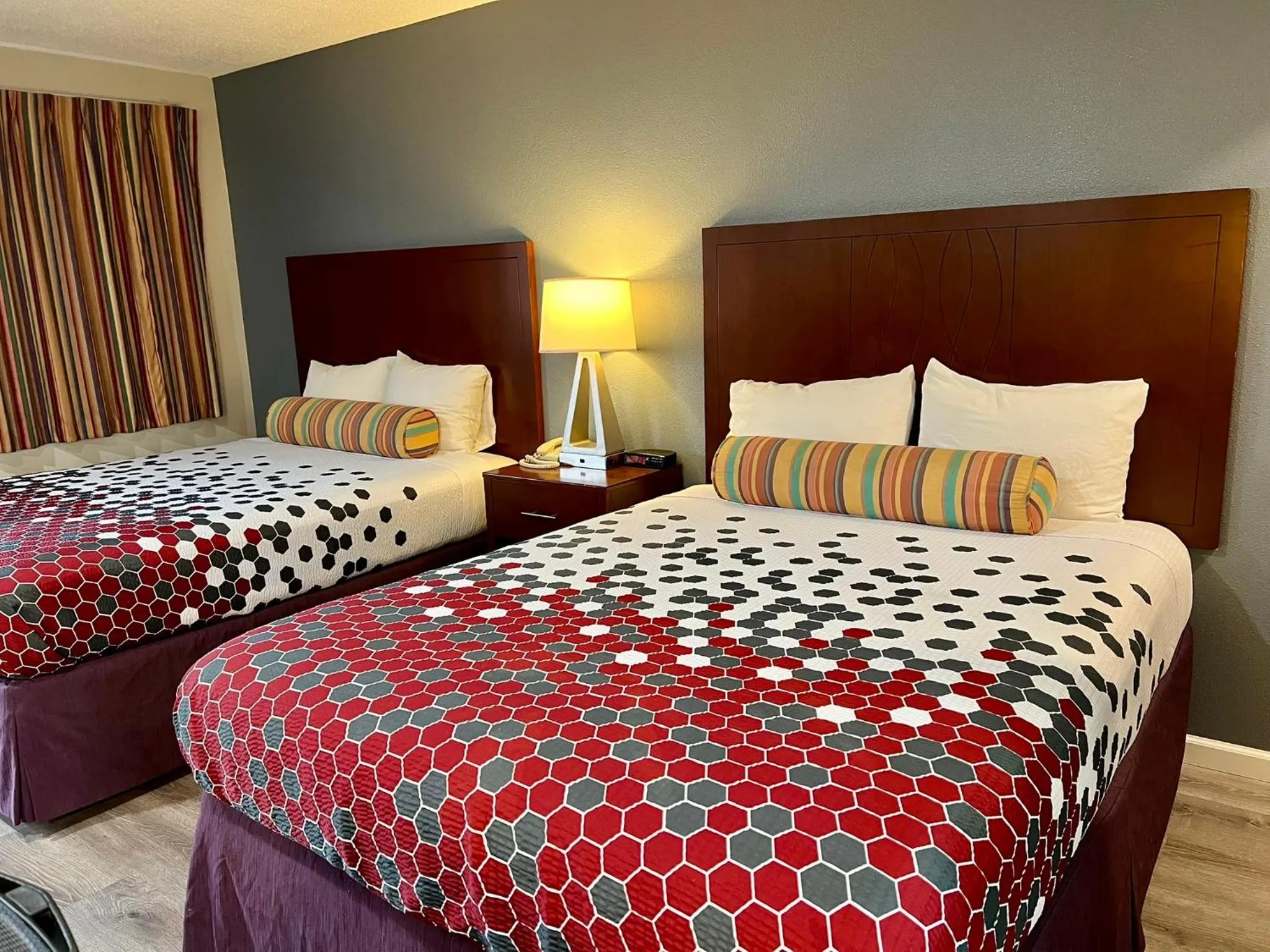 Bed in Travelers Inn Eugene University