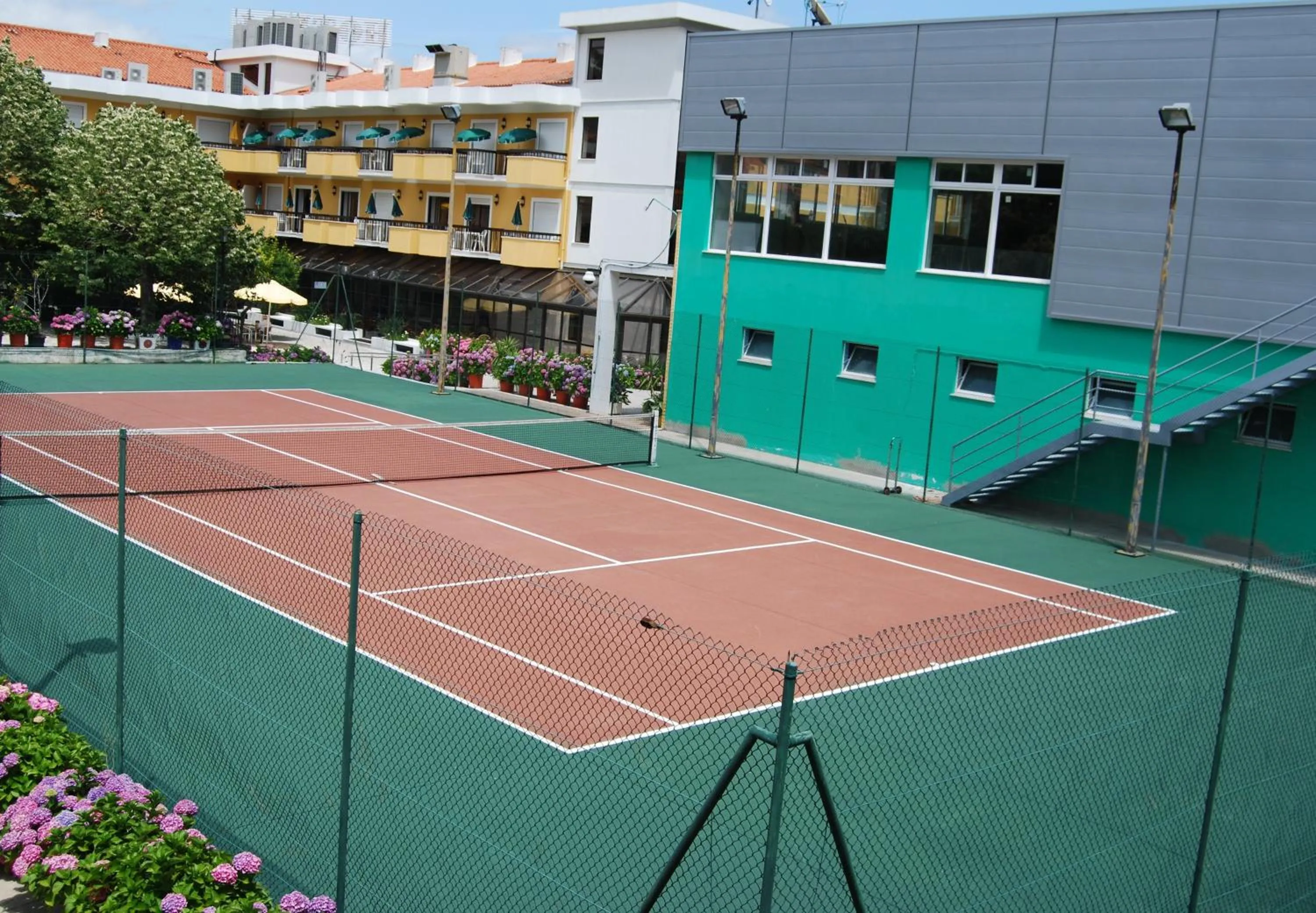 Tennis court in D. Afonso Hotel & SPA