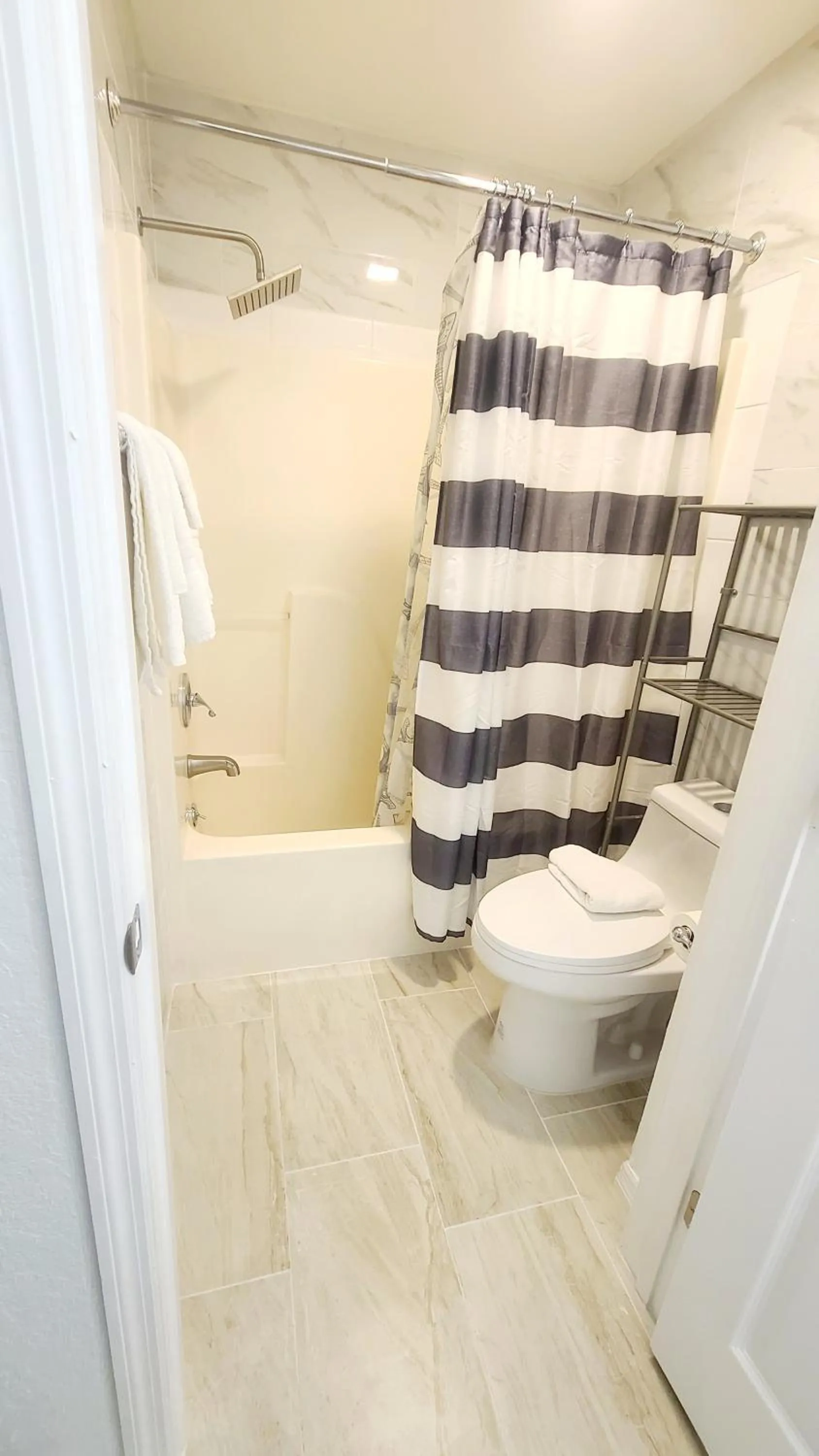 Shower in Historic Inn - Saint Augustine