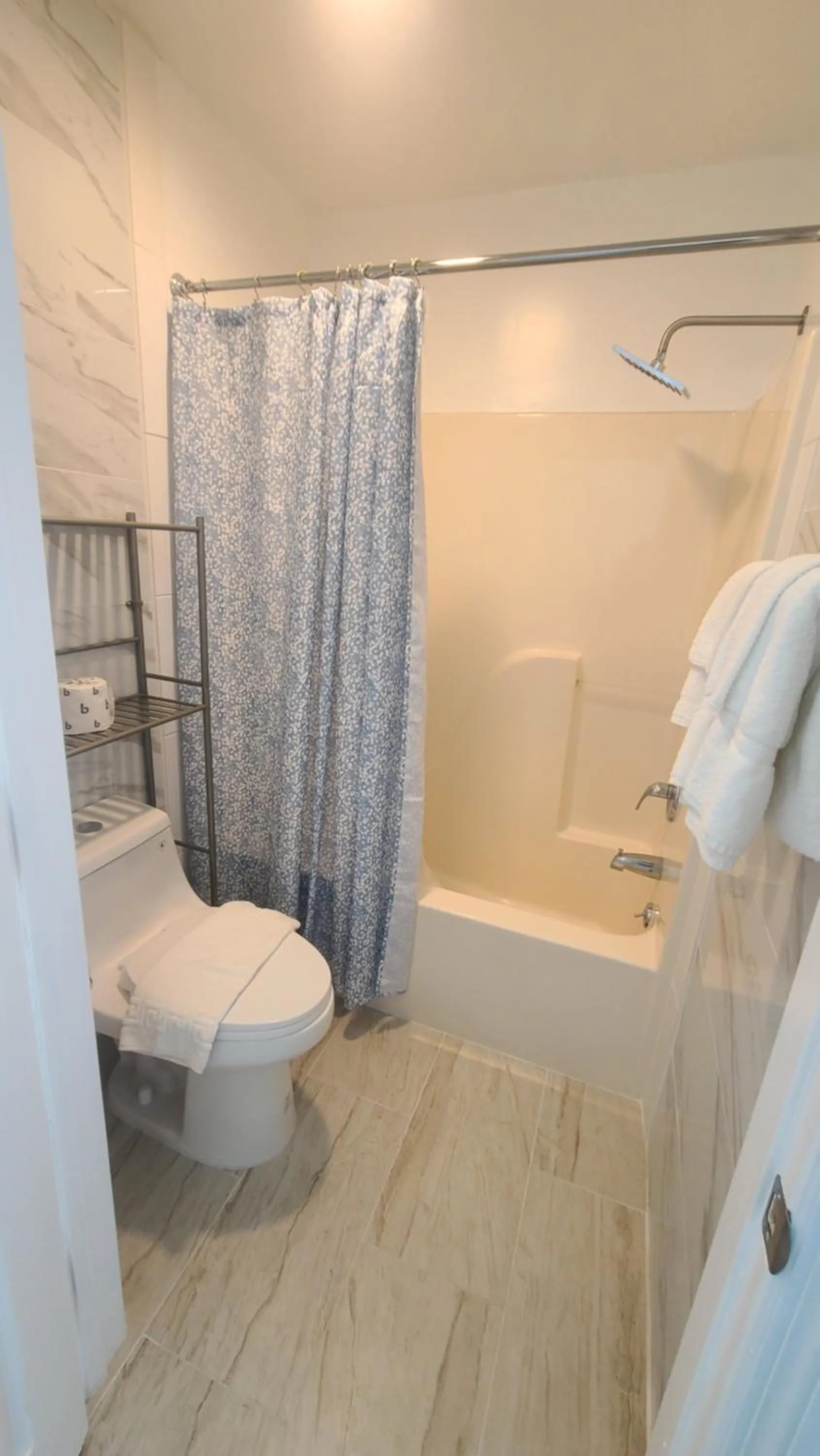 Shower in Historic Inn - Saint Augustine