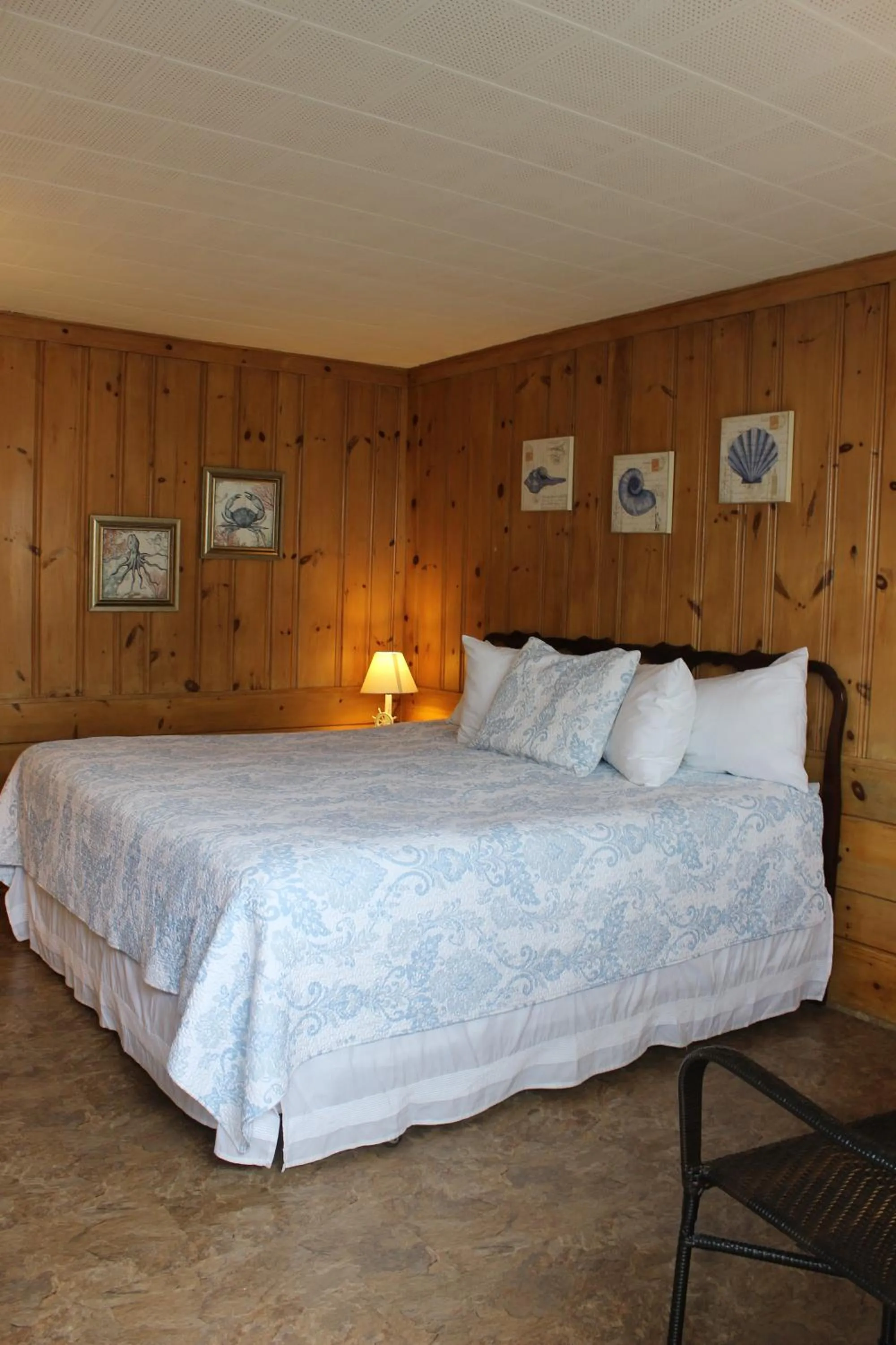 Photo of the whole room, Bed in Town & Beach Motel