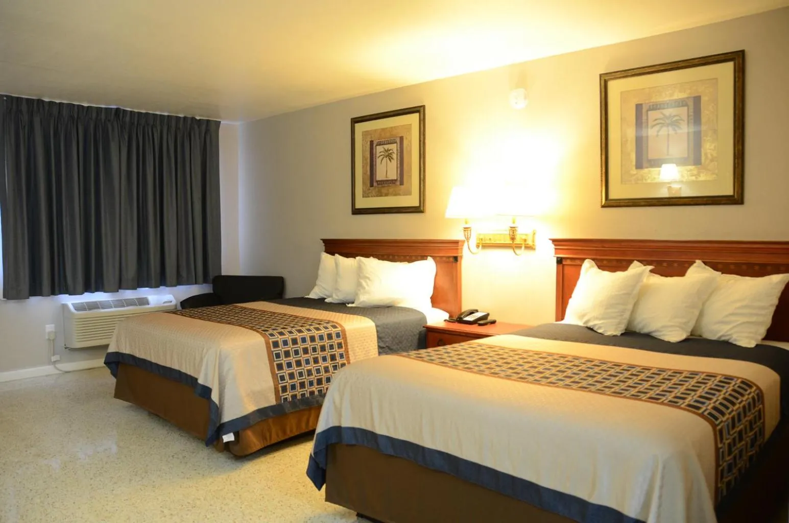 Bed in Lion Inn - Saint Augustine