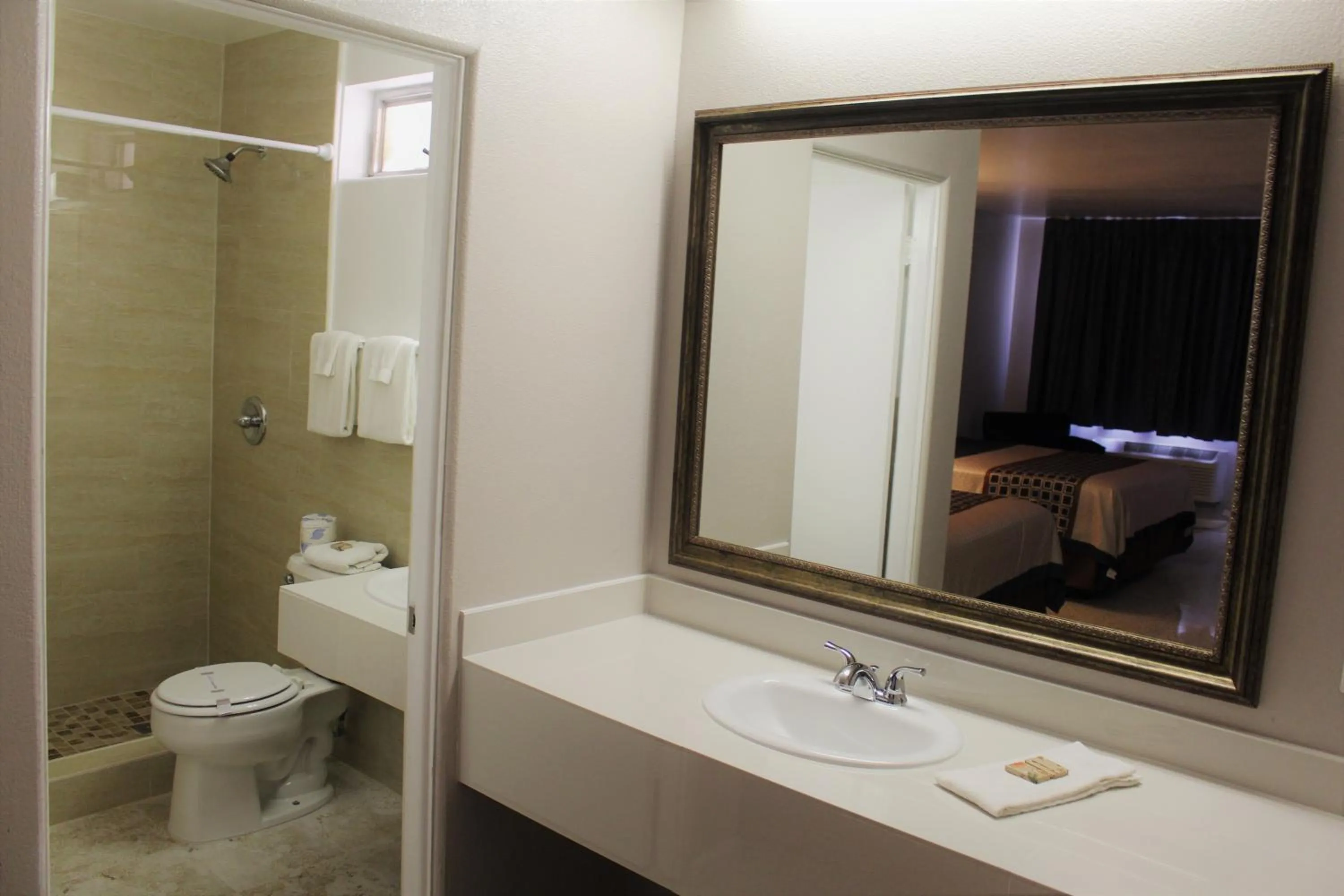 Bathroom in Lion Inn - Saint Augustine