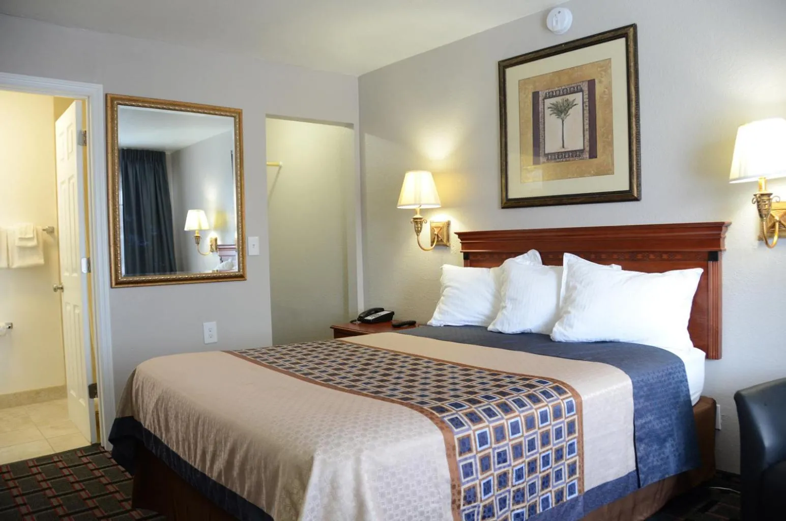 Bed in Lion Inn - Saint Augustine