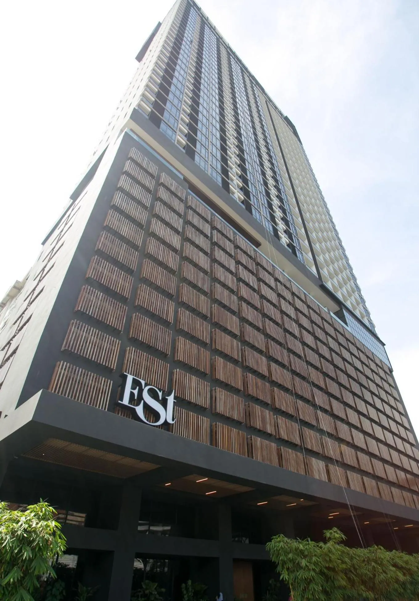 Property building in KL Sentral, EST Bangsar by SkyLimit Suites