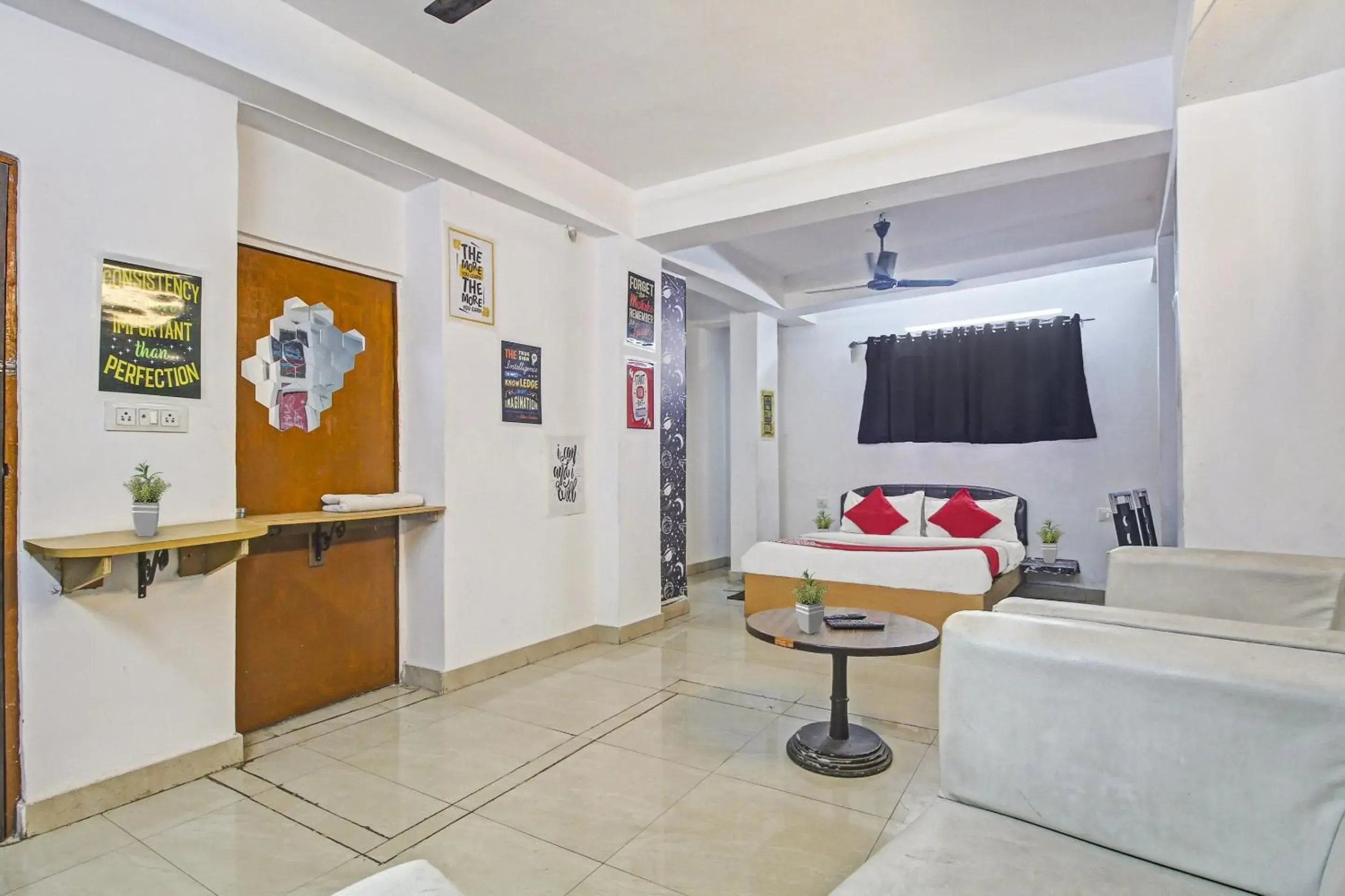 Lobby or reception, Bed in Hotel O The Jumbo Stay Lobby or reception, Bed in Hotel O The Jumbo Stay