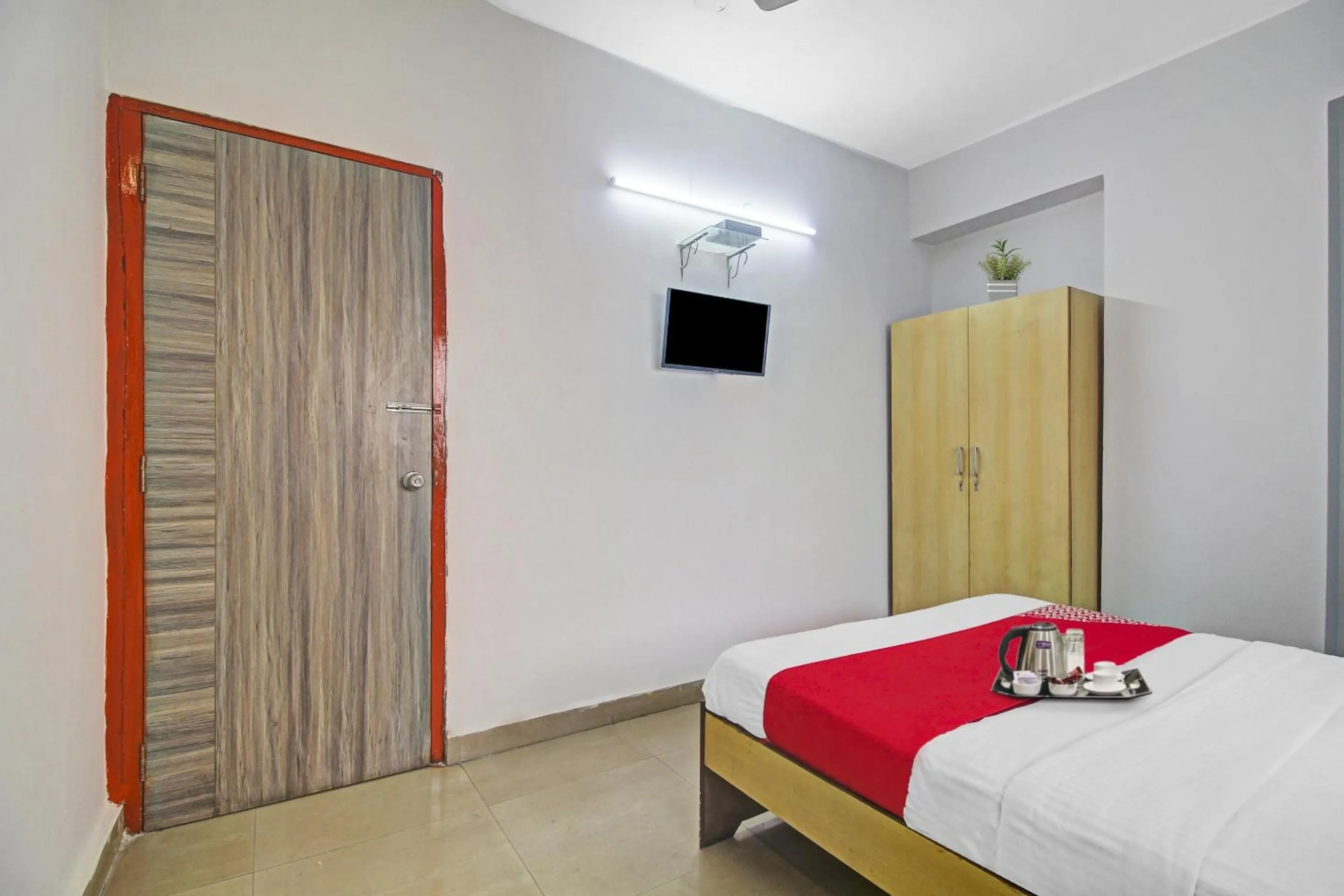 Bedroom, Bed in Hotel O The Jumbo Stay