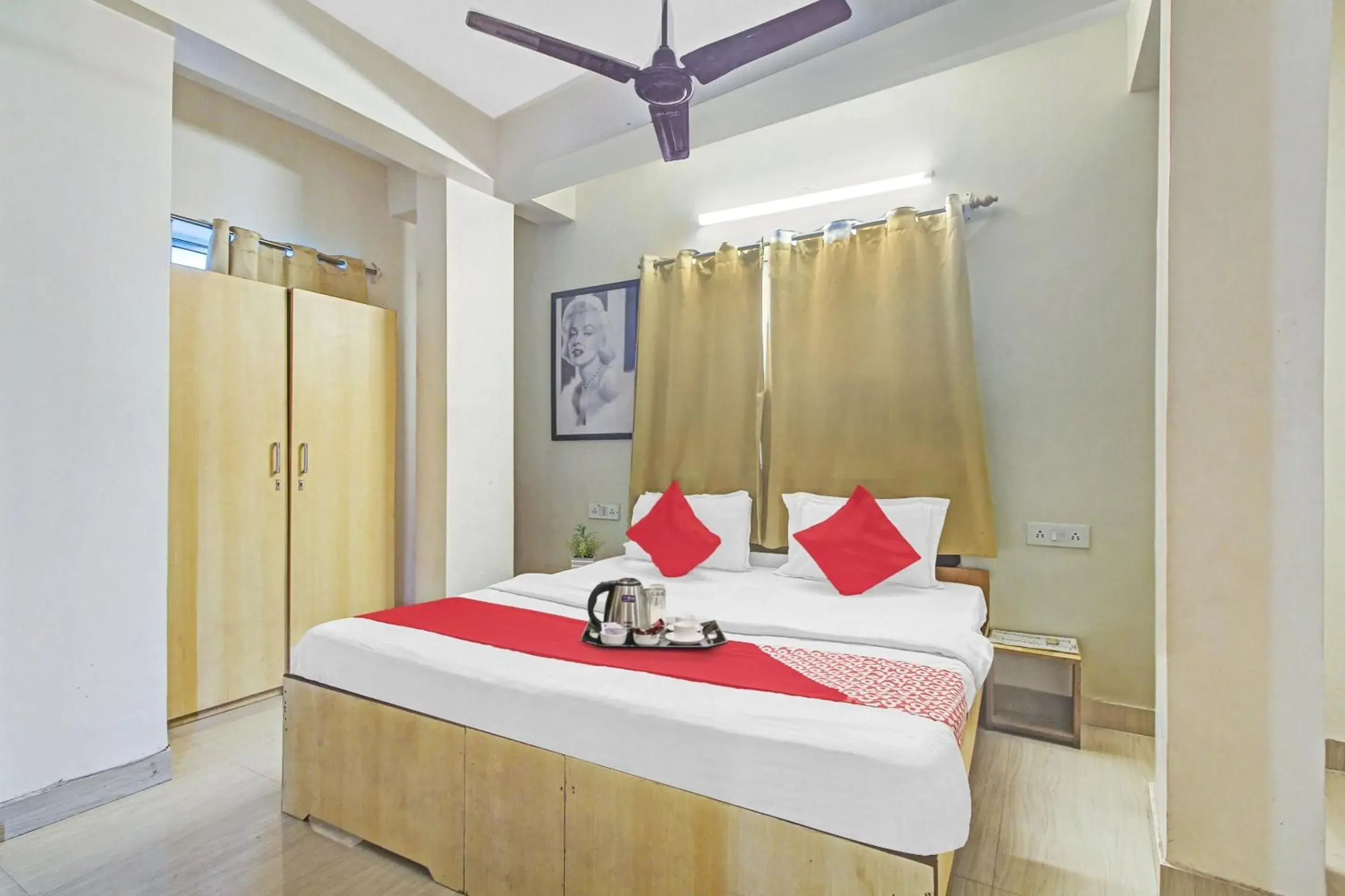 Standard Double Room - single occupancy in Hotel O The Jumbo Stay Standard Double Room - single occupancy in Hotel O The Jumbo Stay