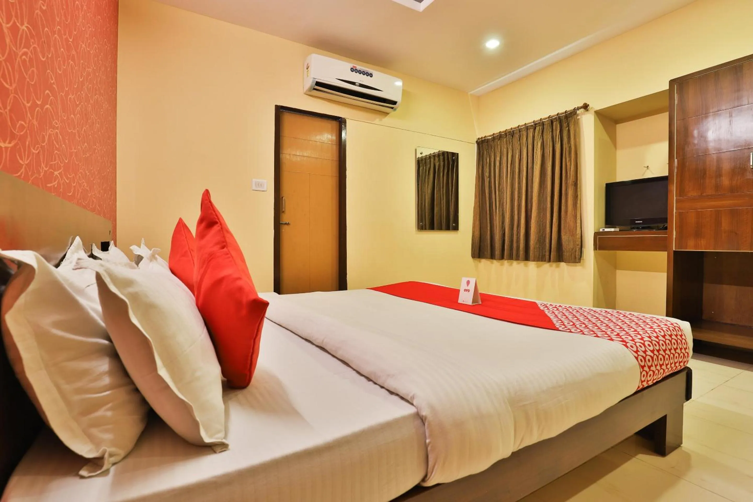 Bedroom, Bed in Hotel O Sunrise