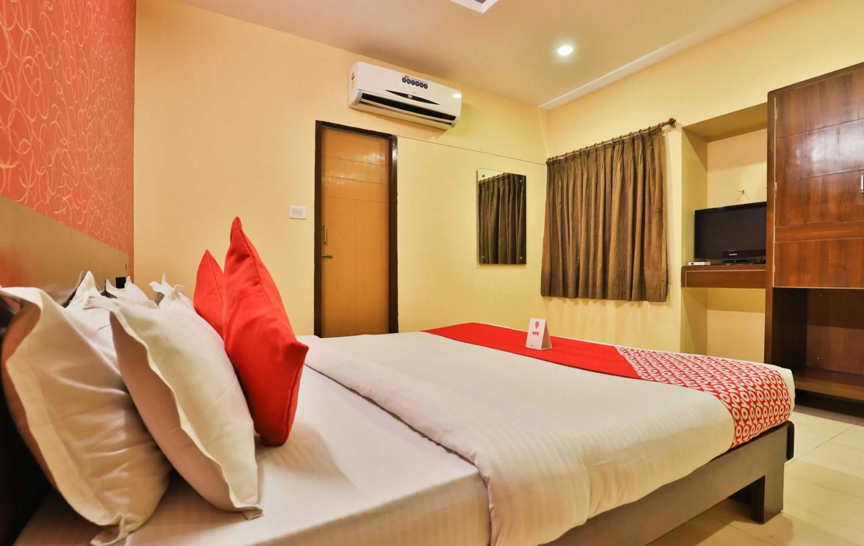 Bedroom, Bed in Hotel O Sunrise