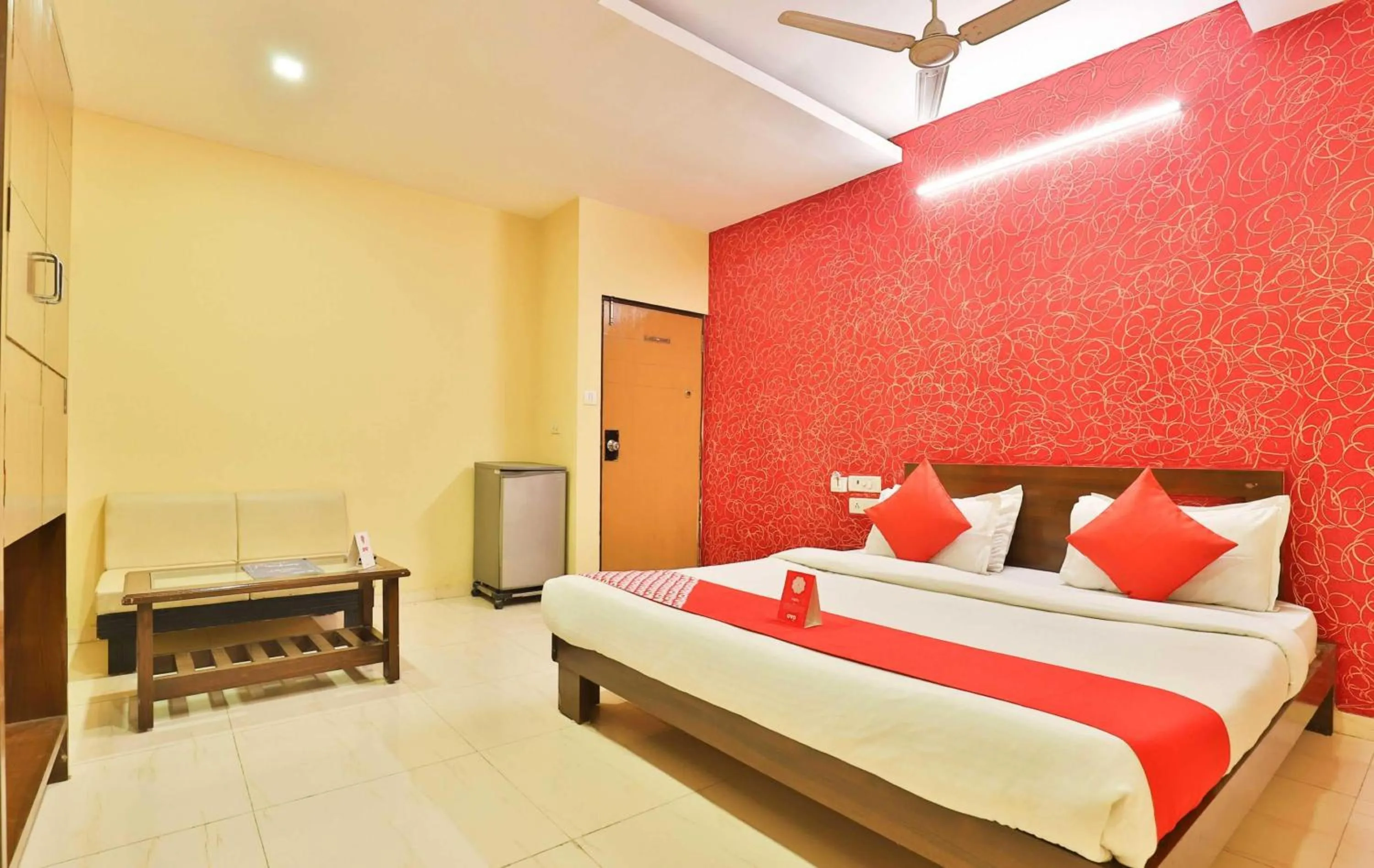 Bedroom, Bed in Hotel O Sunrise