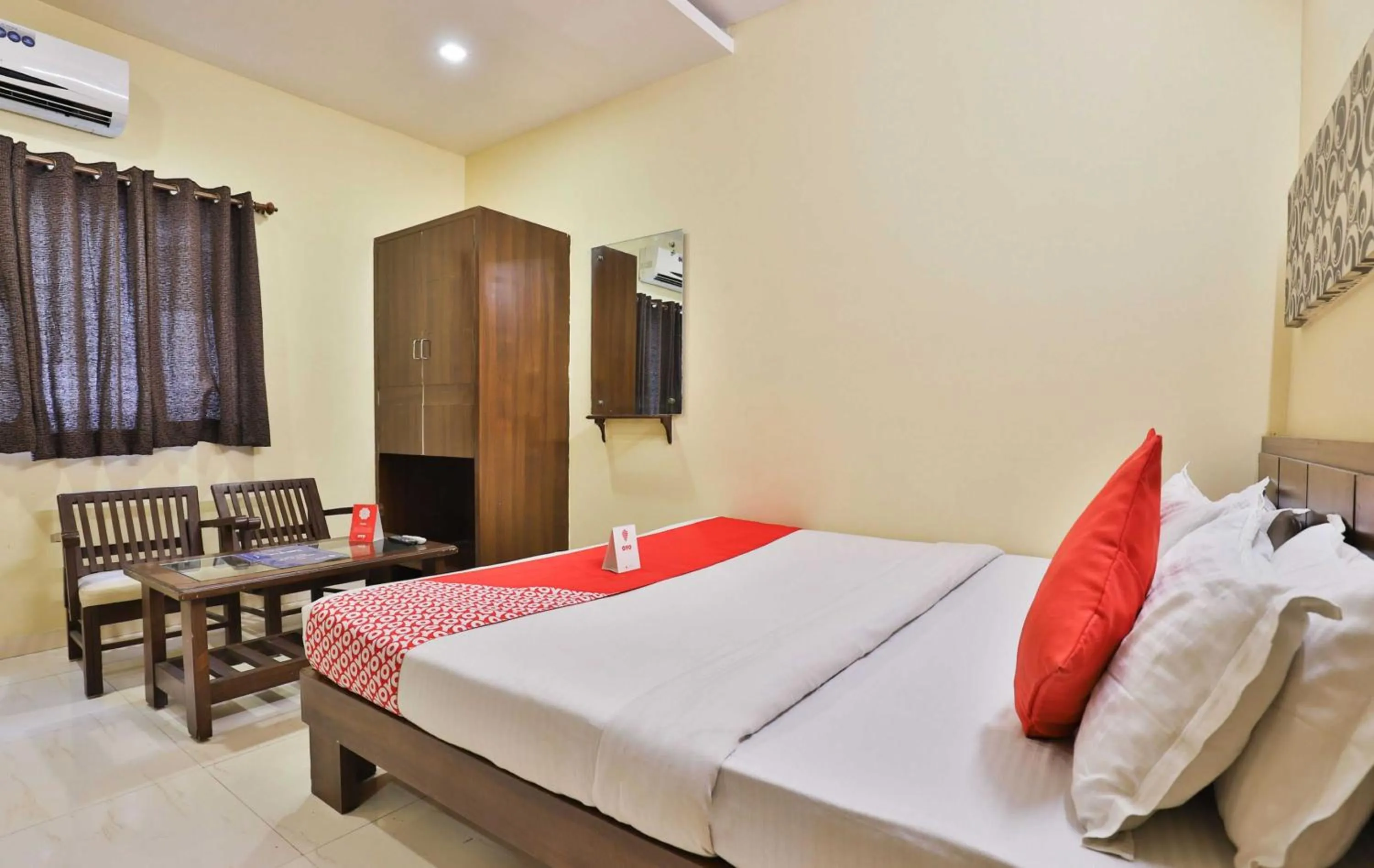 Bedroom, Bed in Hotel O Sunrise