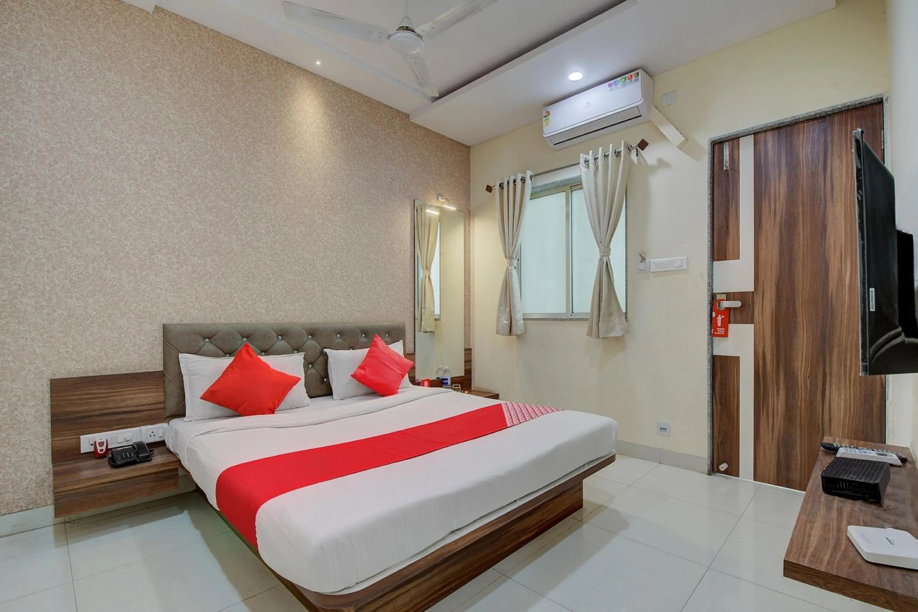 Bedroom, Bed in Collection O Sunshine Near Inox