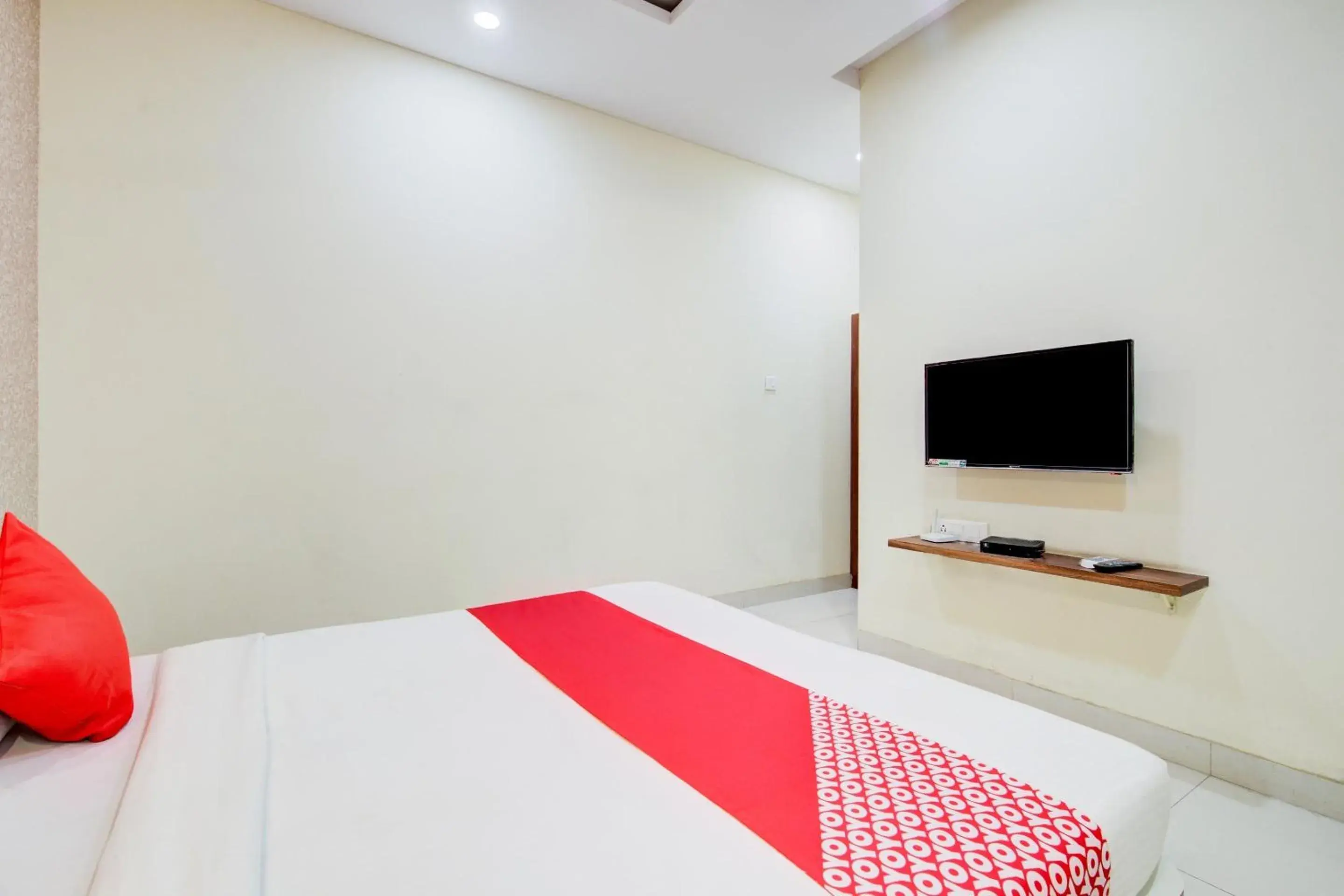 Bedroom, Bed in Collection O Sunshine Near Inox Bedroom, Bed in Collection O Sunshine Near Inox