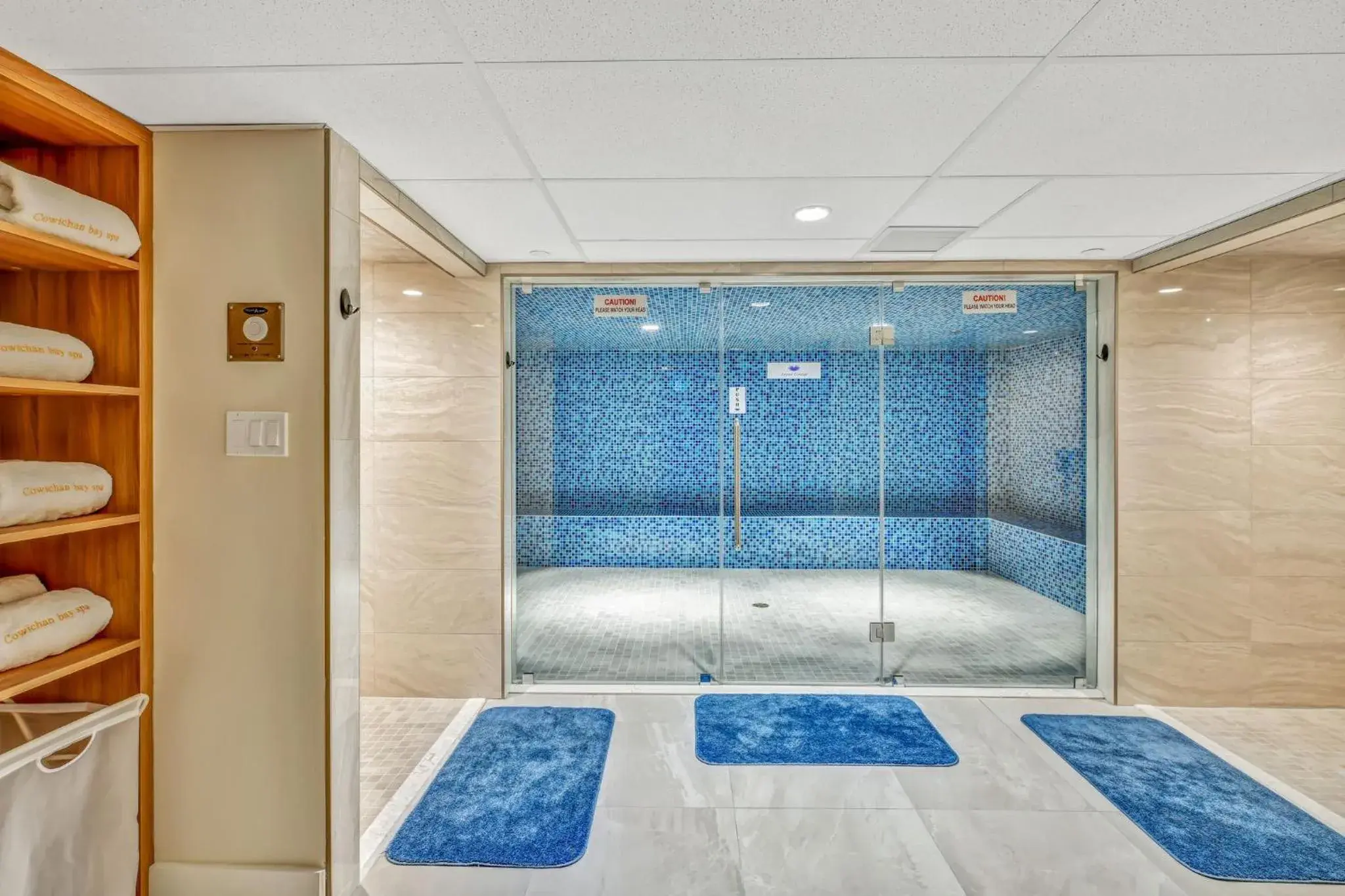 Spa and wellness centre/facilities, Bed in Oceanfront Suites at Cowichan Bay Spa and wellness centre/facilities, Bed in Oceanfront Suites at Cowichan Bay