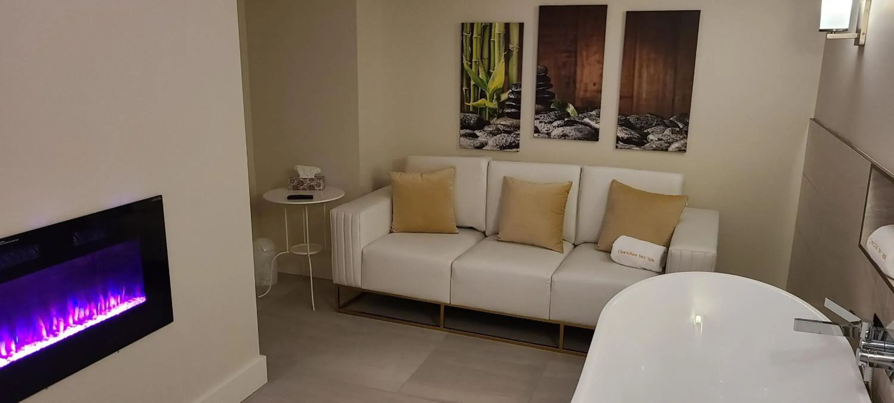 Spa and wellness centre/facilities in Oceanfront Suites at Cowichan Bay Spa and wellness centre/facilities in Oceanfront Suites at Cowichan Bay