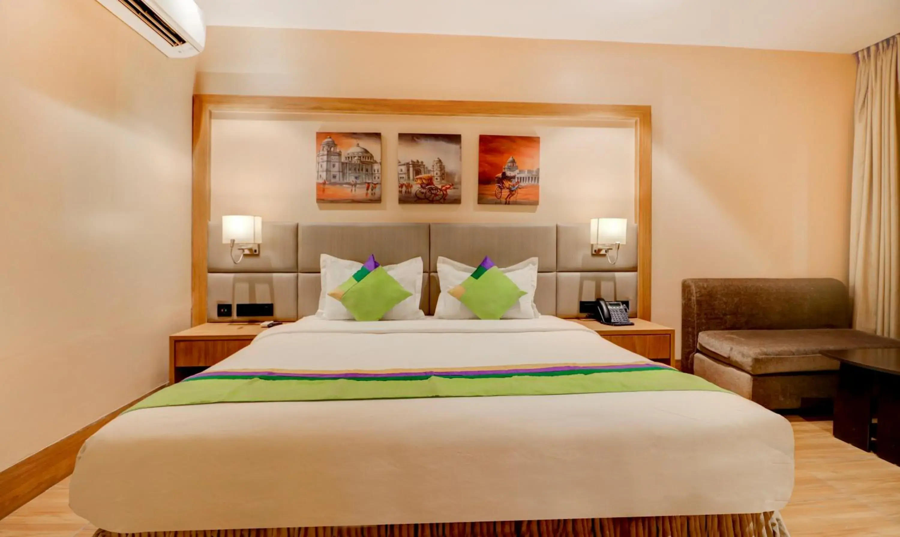 Bedroom, Bed in Treebo Radhe Palace, Lake Town Bedroom, Bed in Treebo Radhe Palace, Lake Town