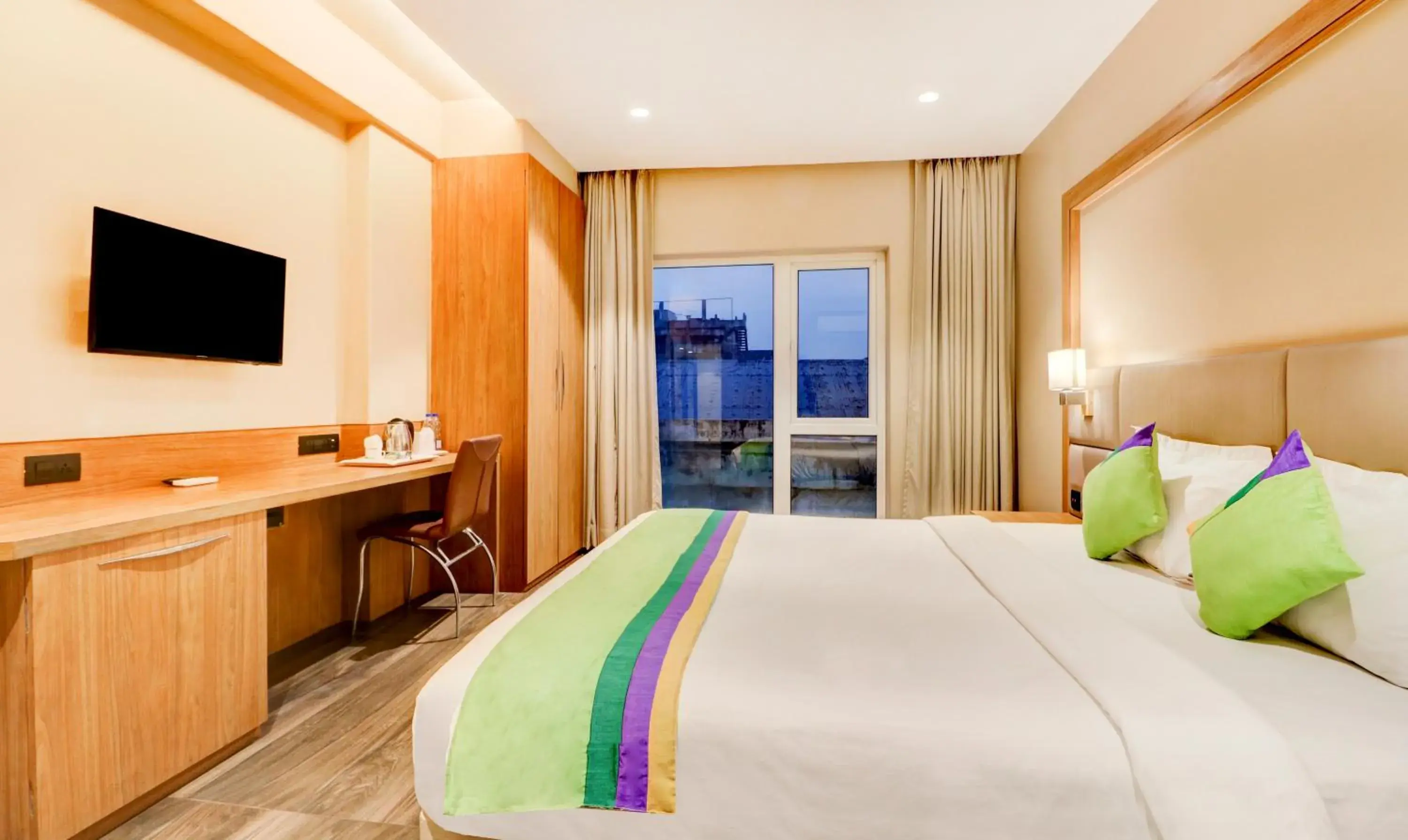 Bedroom, Bed in Treebo Radhe Palace, Lake Town Bedroom, Bed in Treebo Radhe Palace, Lake Town