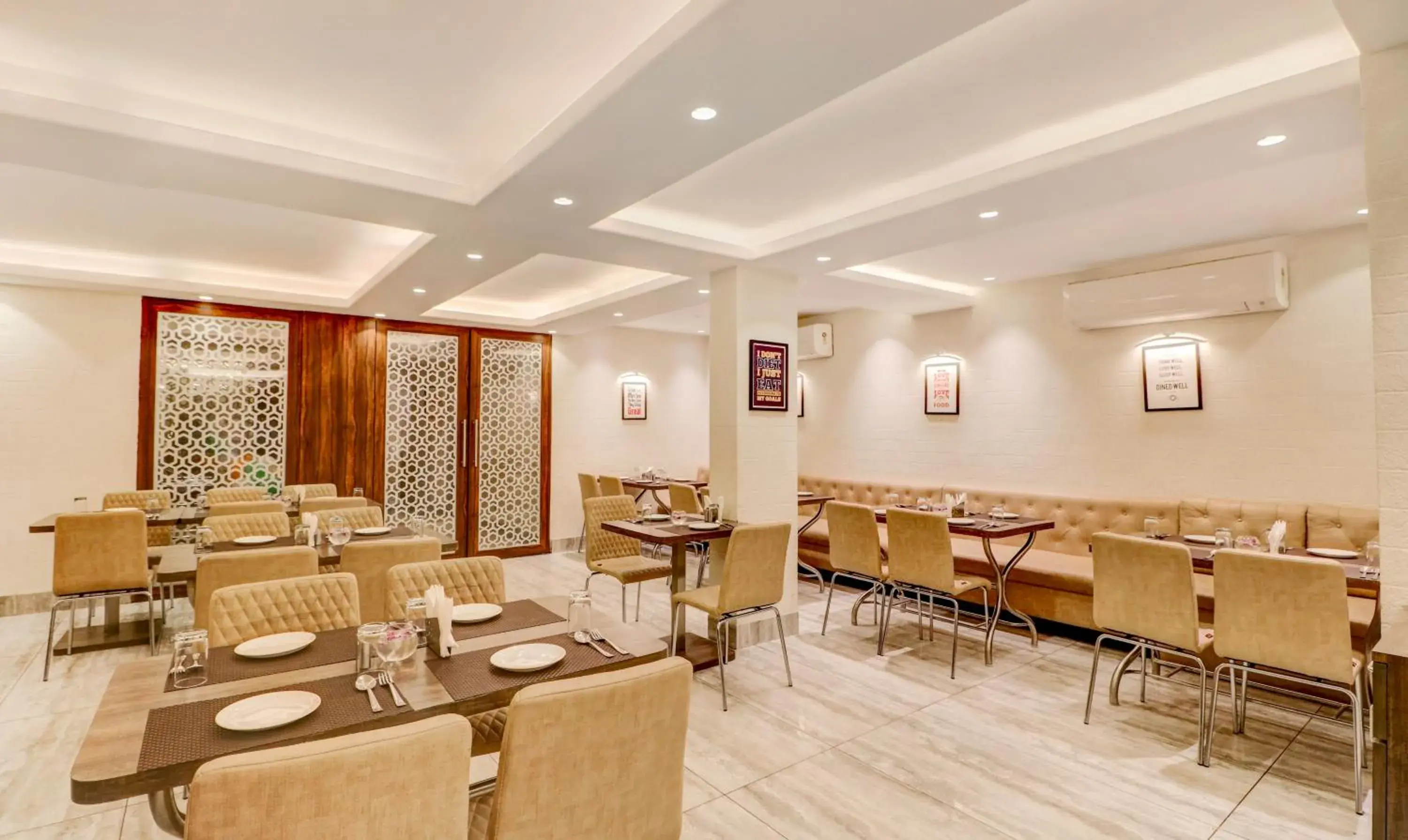 Restaurant/places to eat in Treebo Radhe Palace, Lake Town Restaurant/places to eat in Treebo Radhe Palace, Lake Town