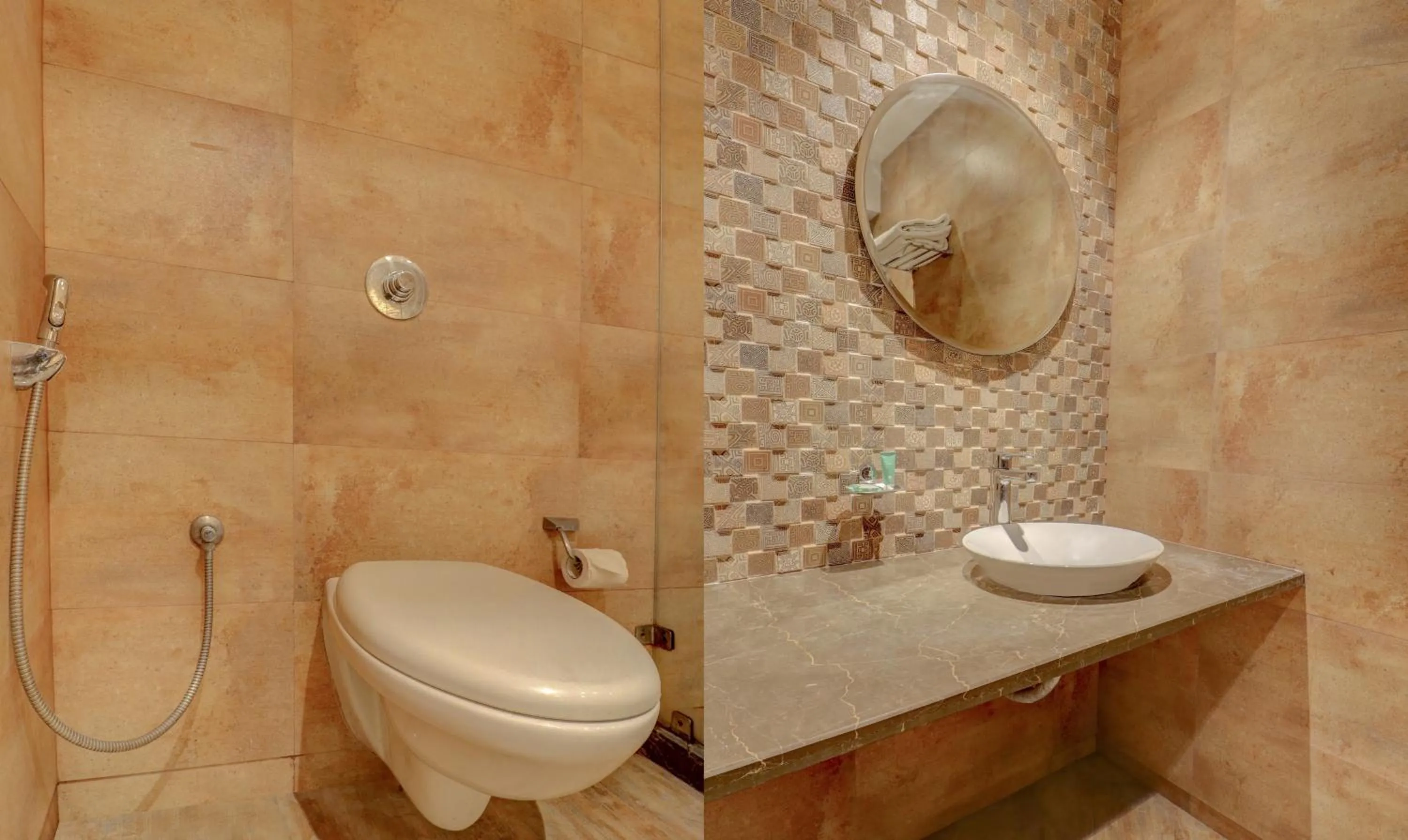 Bathroom in Treebo Radhe Palace, Lake Town