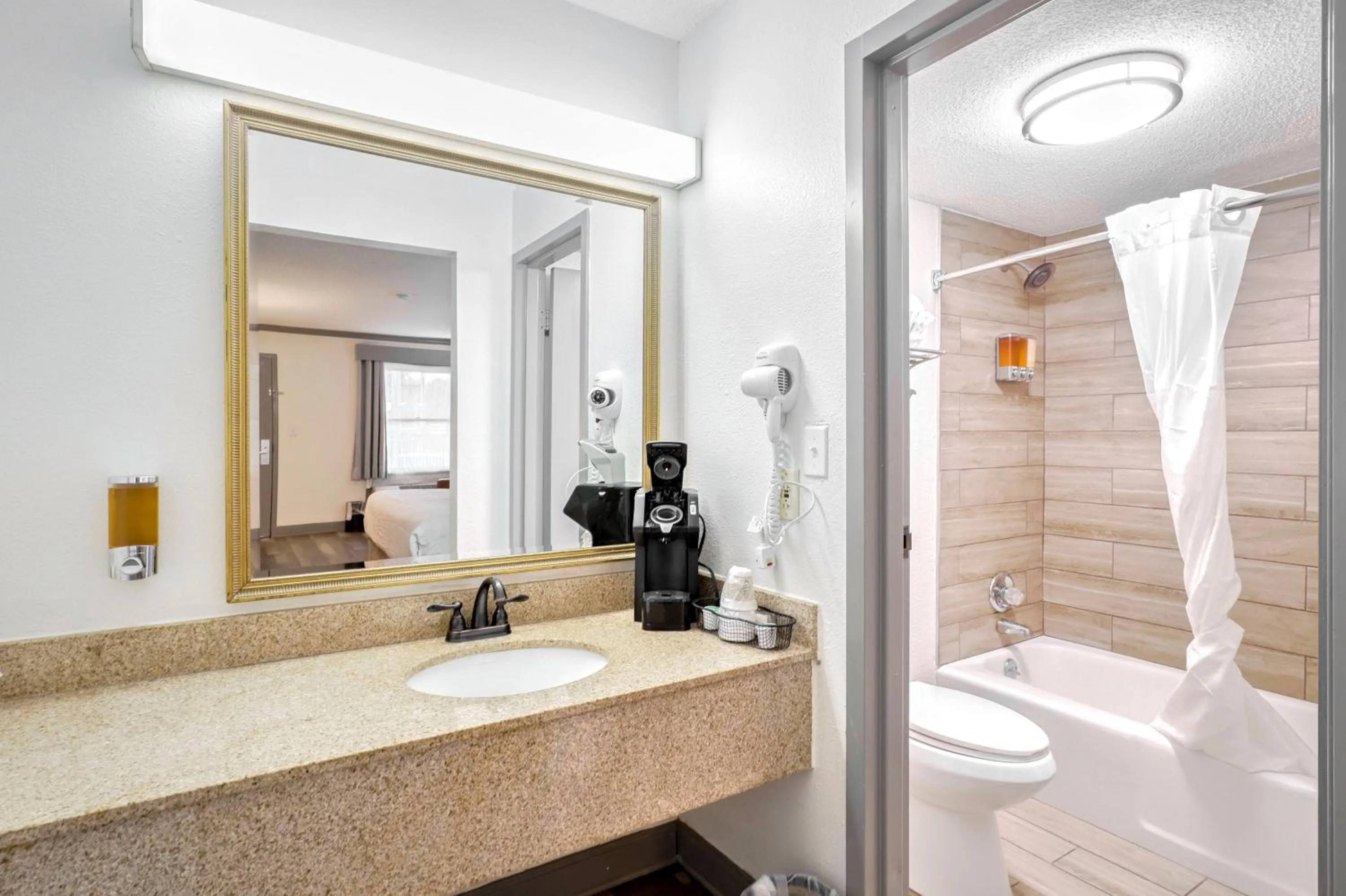 Toilet in The Guest Lodge Gainesville